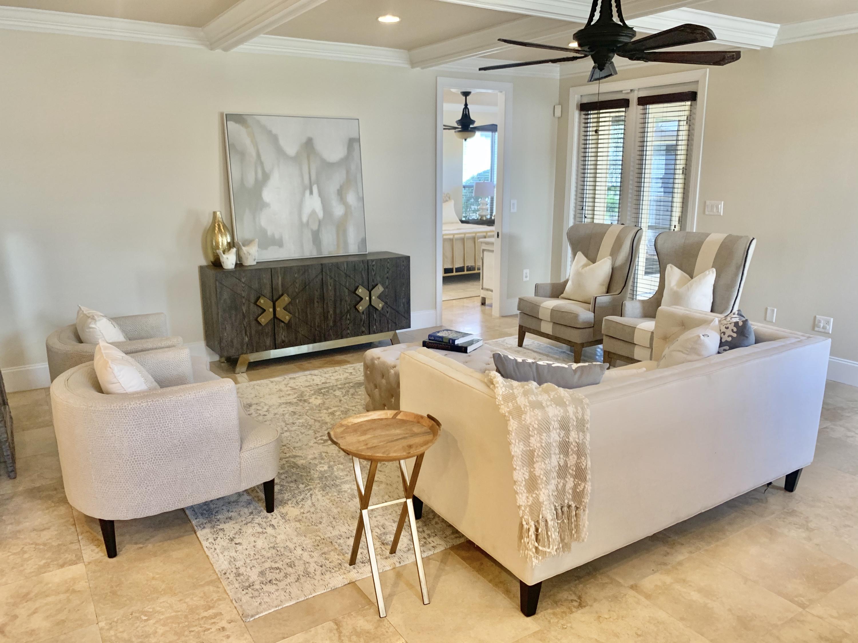 CRYSTAL LAKE - Residential