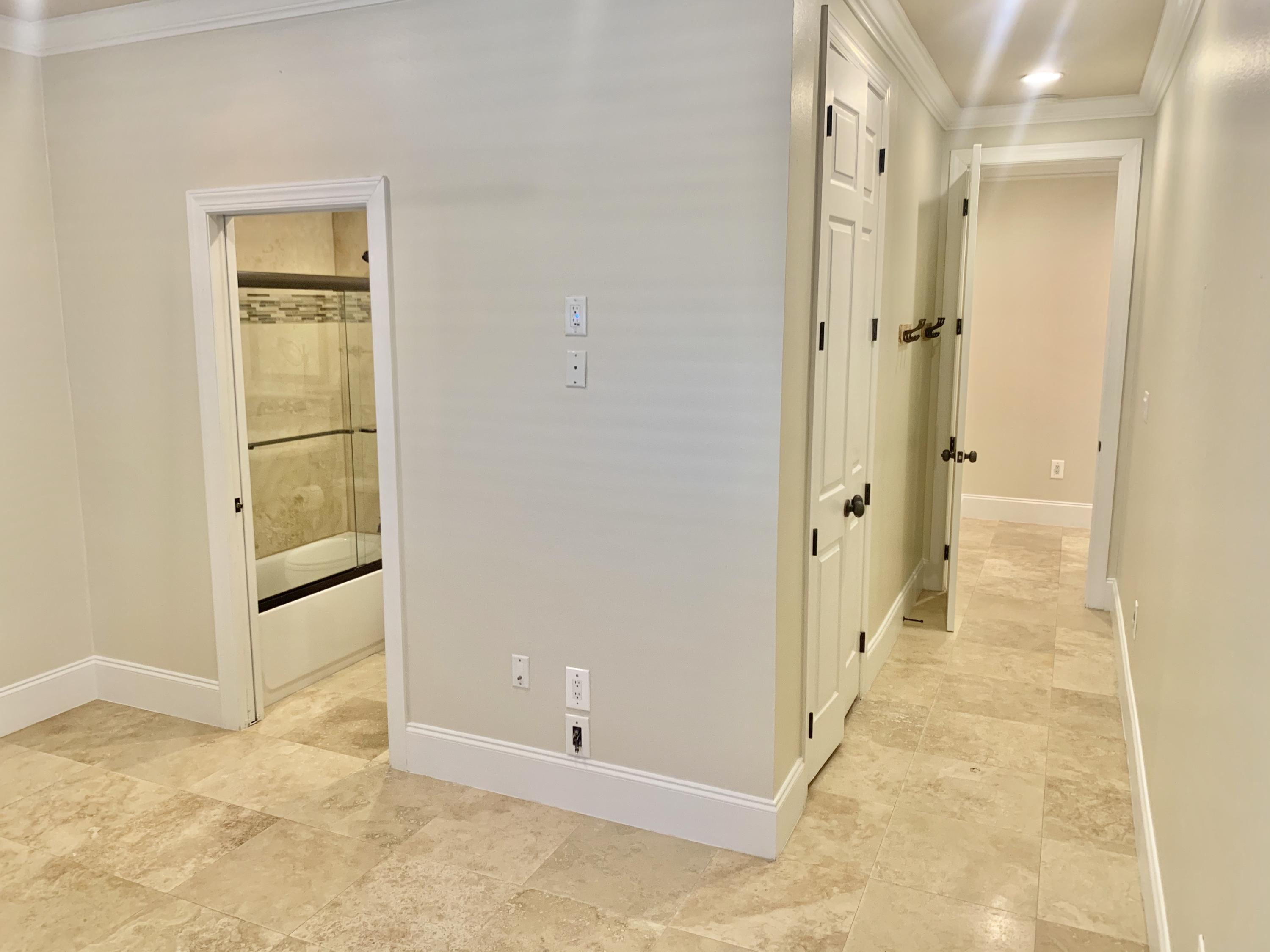 CRYSTAL LAKE - Residential