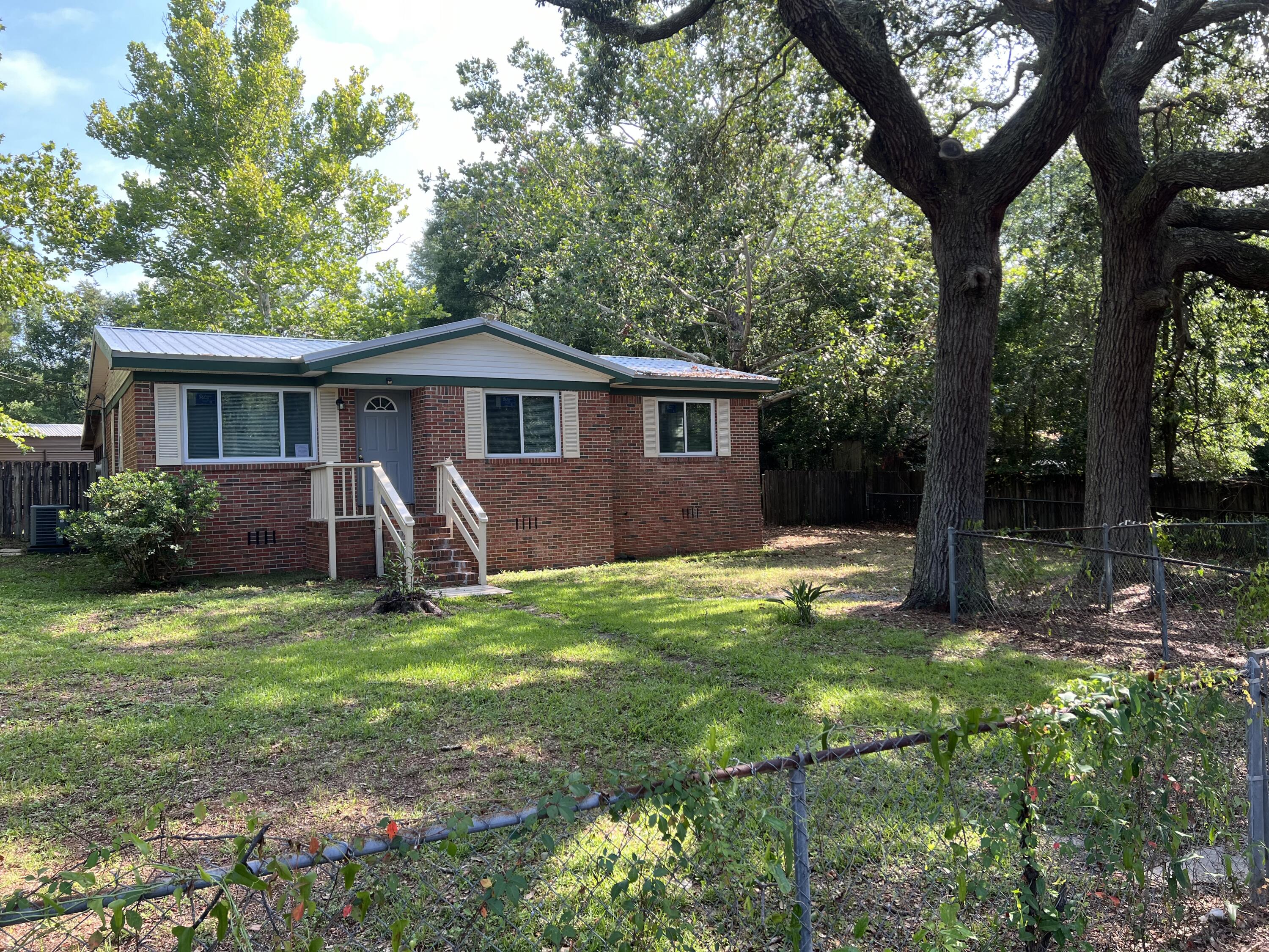 CHOCTAW 2ND ADDN - Residential Lease