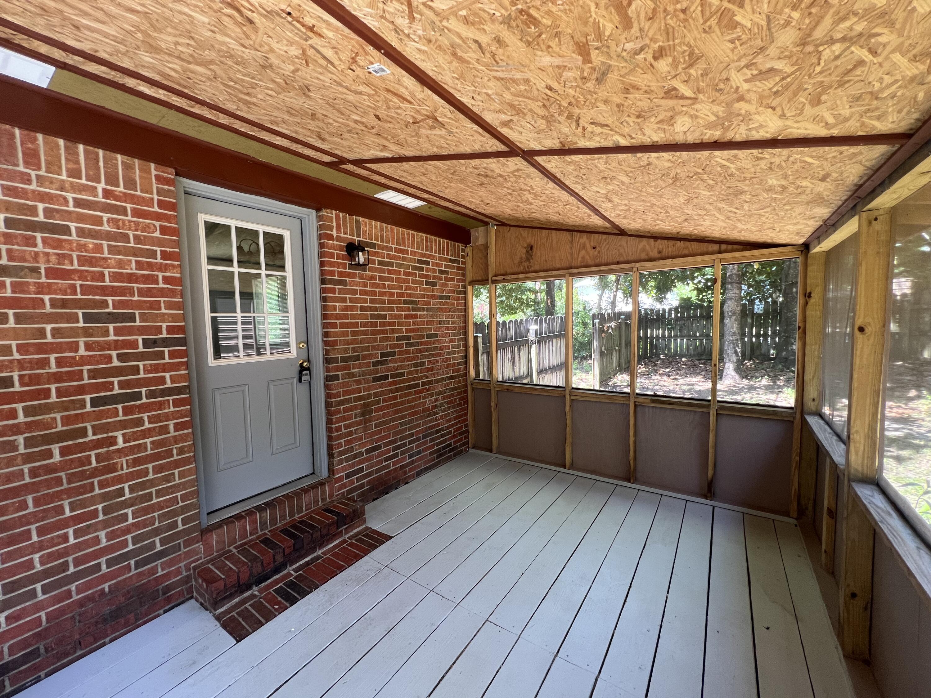 CHOCTAW 2ND ADDN - Residential Lease