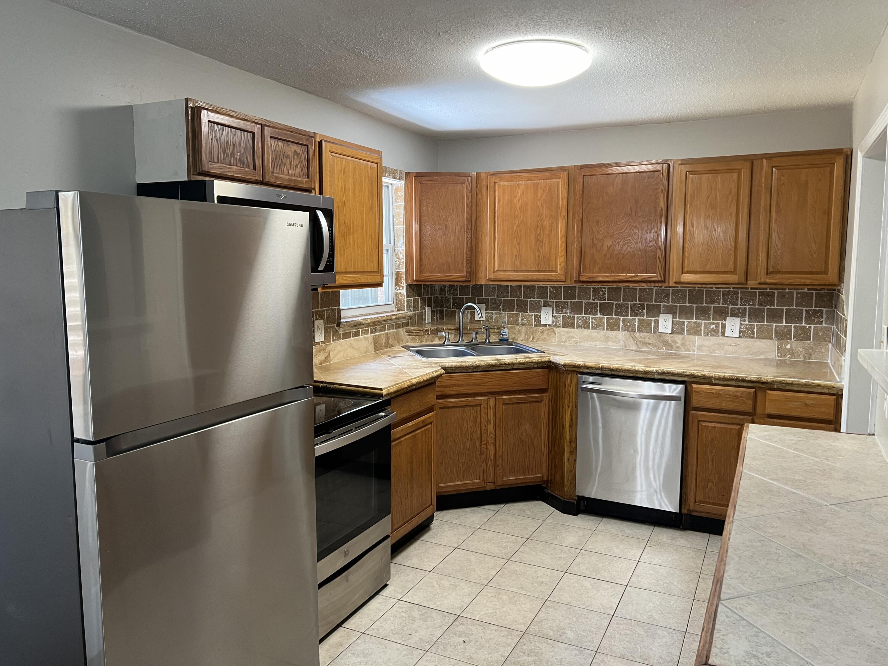 CHOCTAW 2ND ADDN - Residential Lease