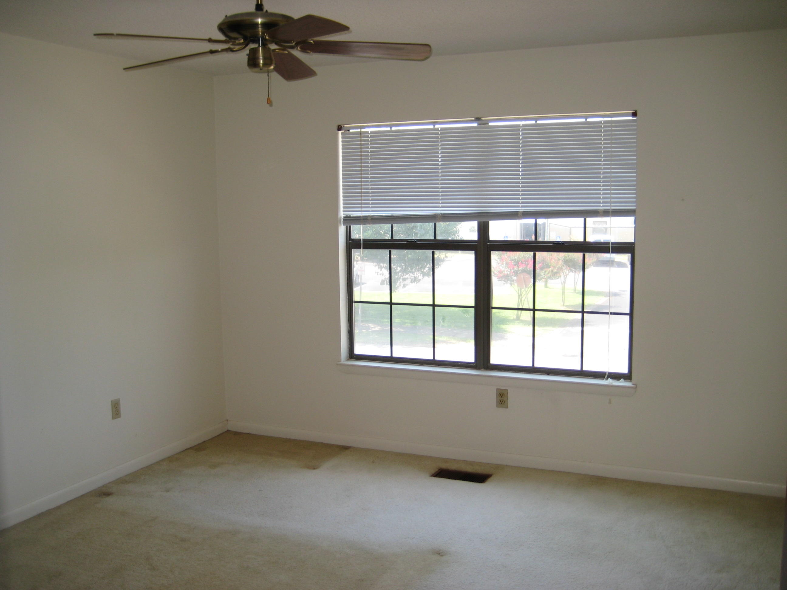 SANDALWOOD MANOR T/H - Residential