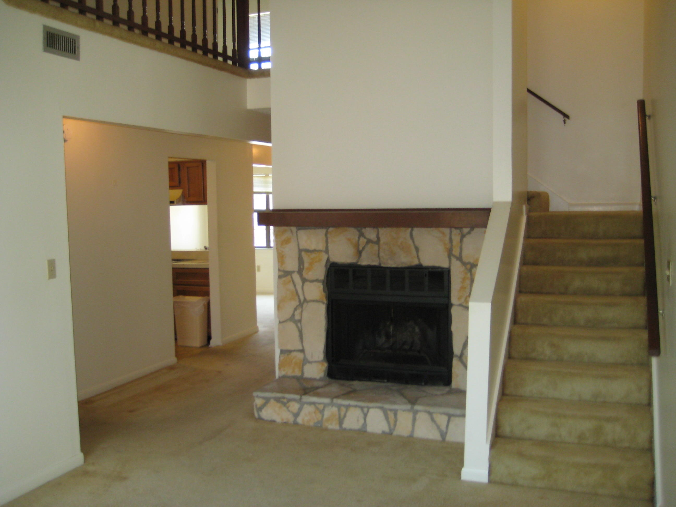 SANDALWOOD MANOR T/H - Residential