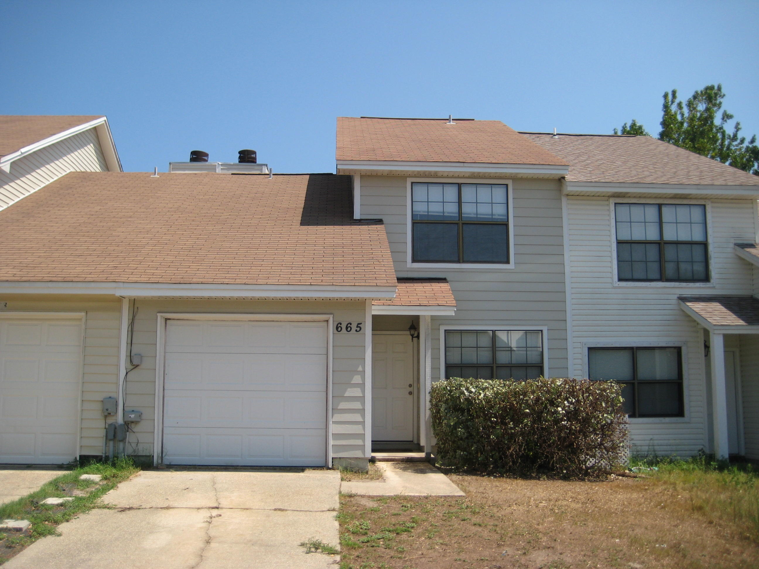 SANDALWOOD MANOR T/H - Residential