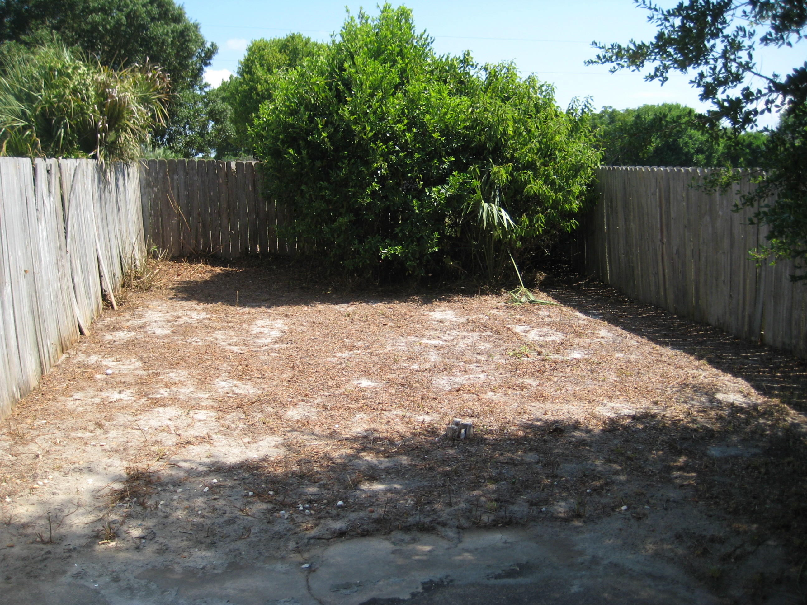 SANDALWOOD MANOR T/H - Residential