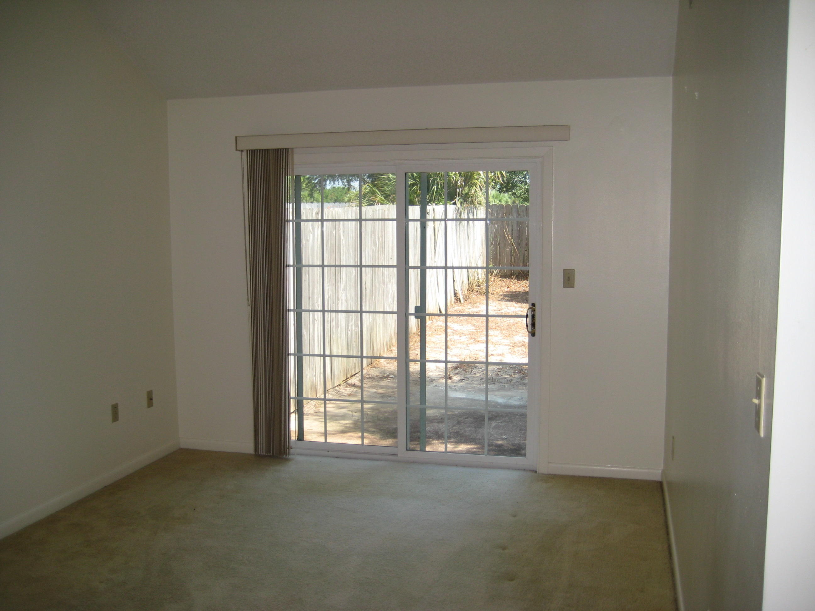 SANDALWOOD MANOR T/H - Residential