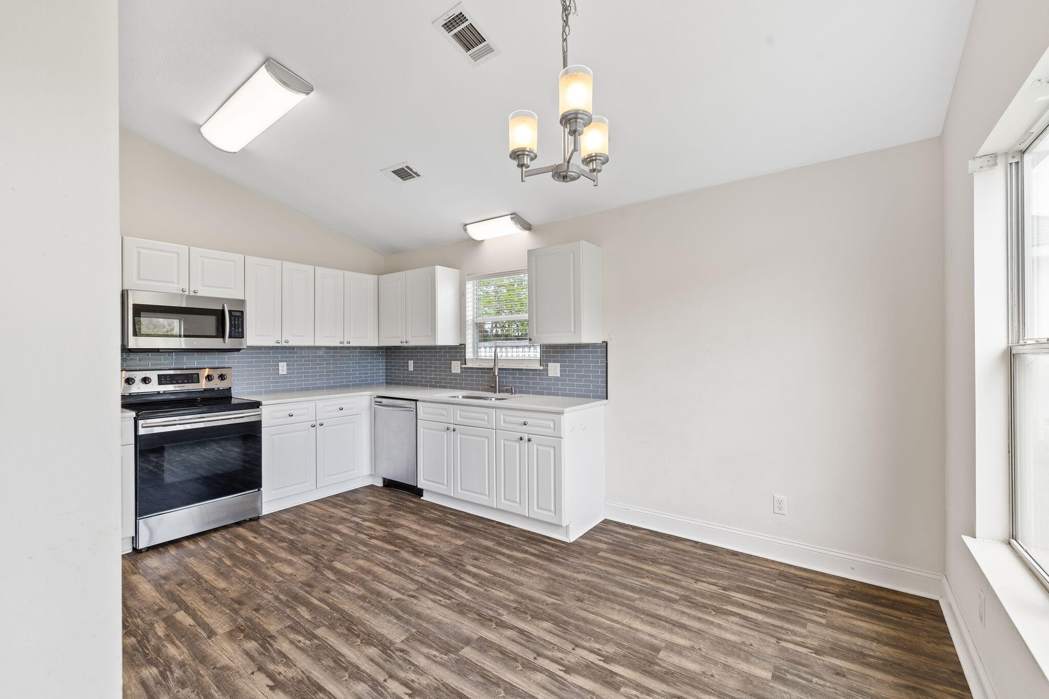 HIDDEN HARBOR ESTATES - Residential
