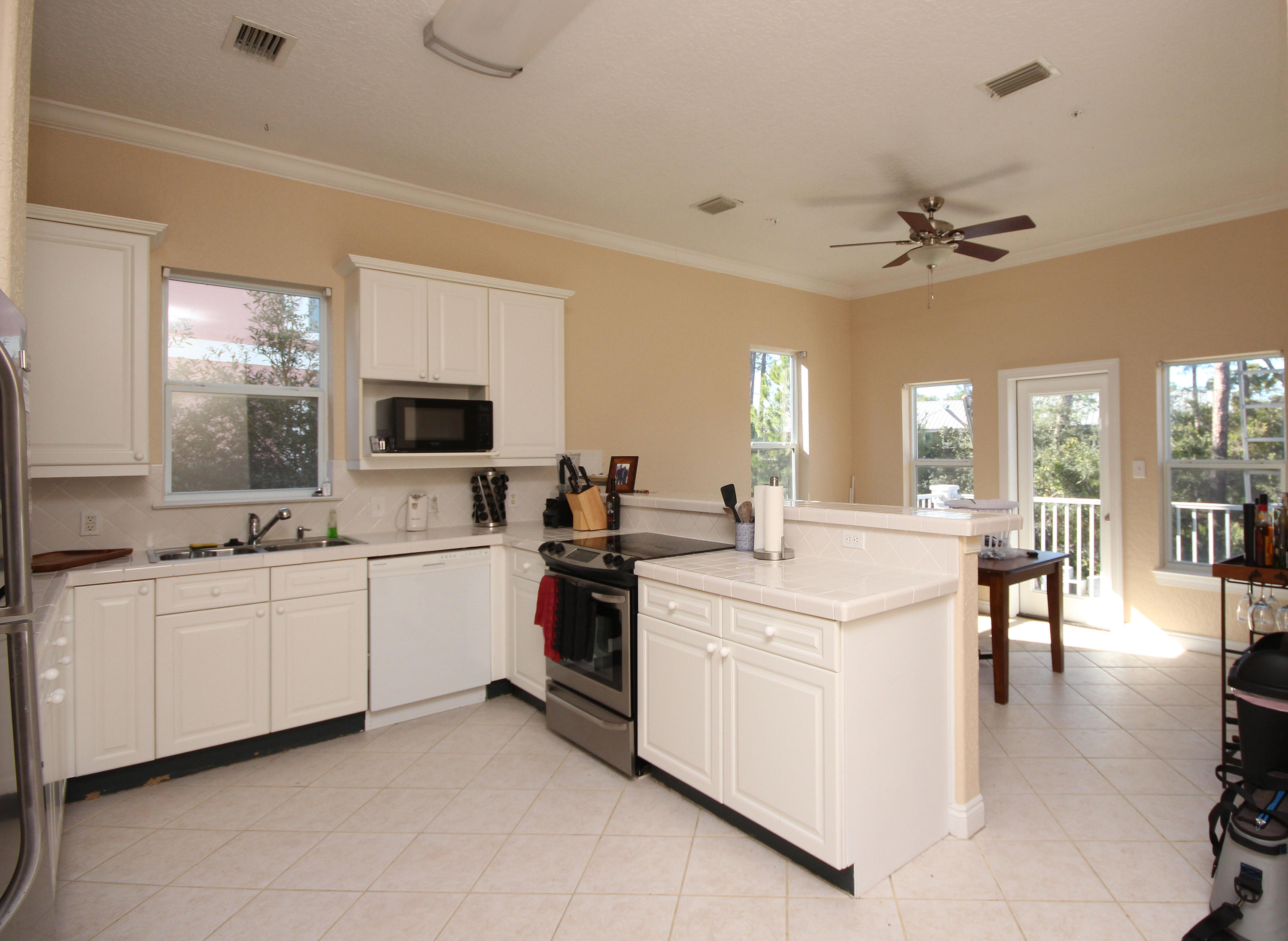 COURTYARD AT GULF PLACE - Residential