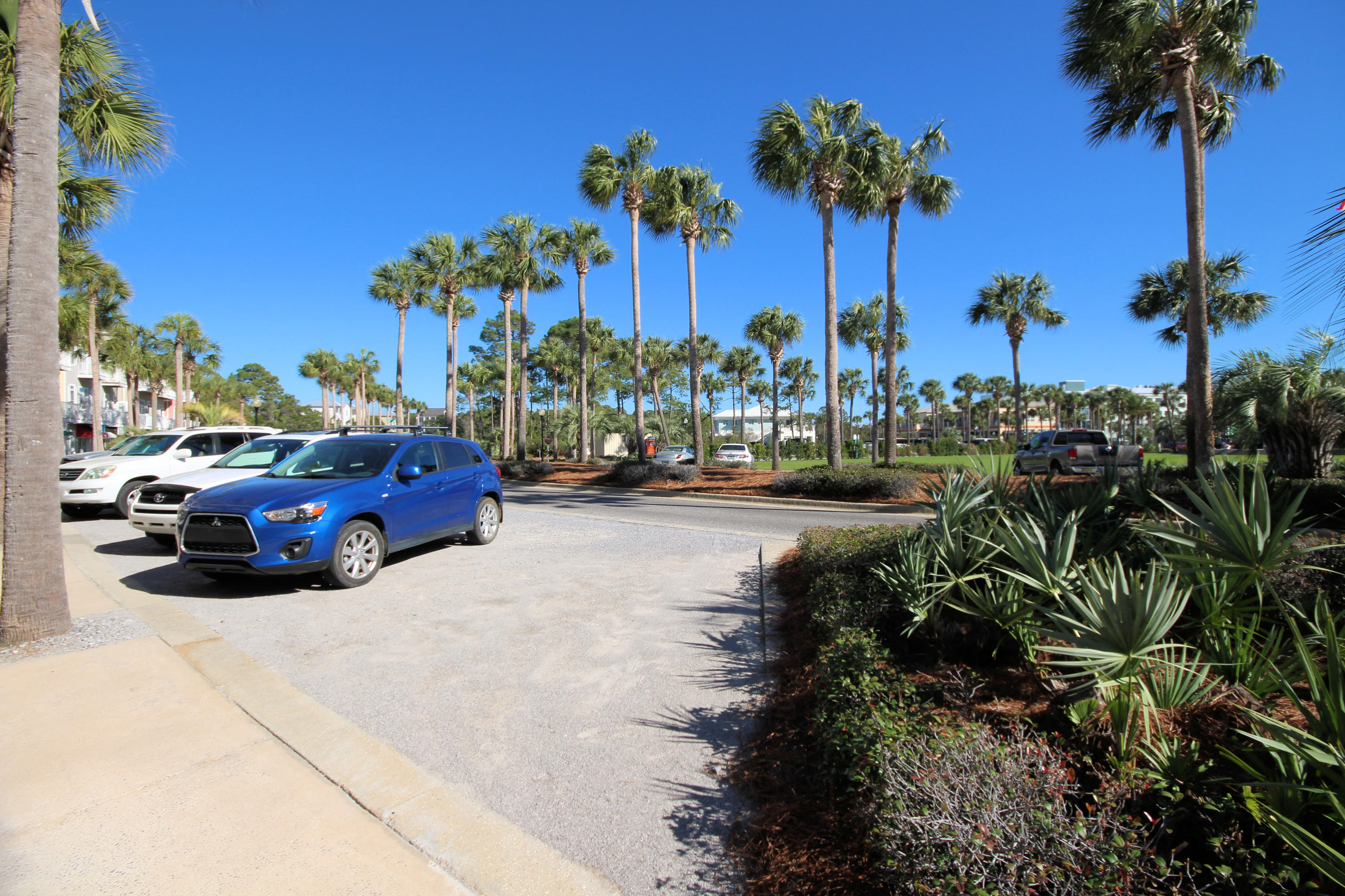 COURTYARD AT GULF PLACE - Residential