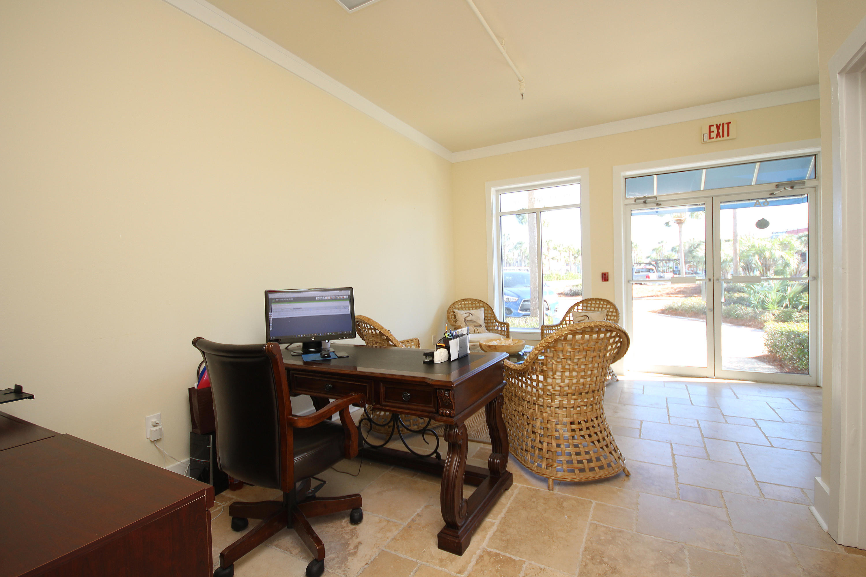 COURTYARD AT GULF PLACE - Residential
