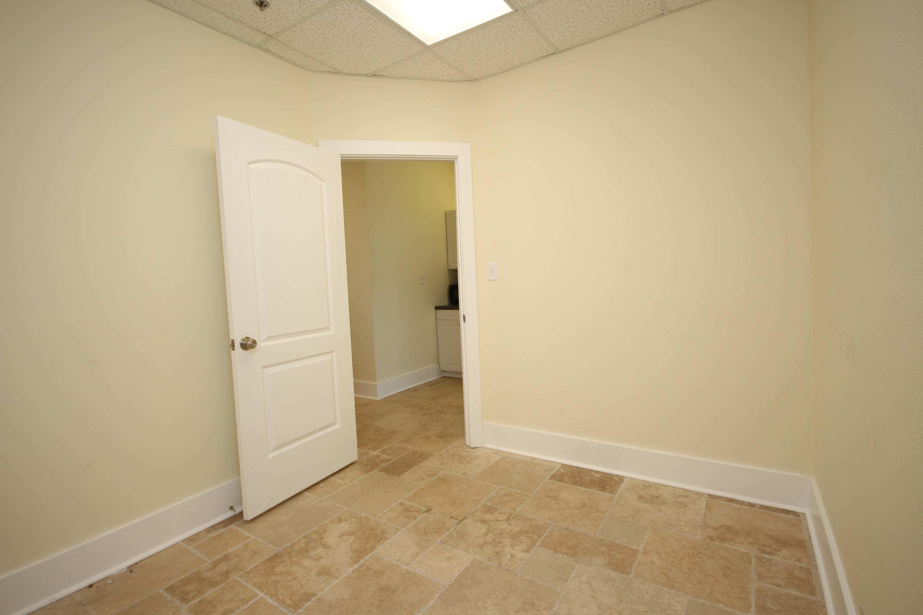 COURTYARD AT GULF PLACE - Residential