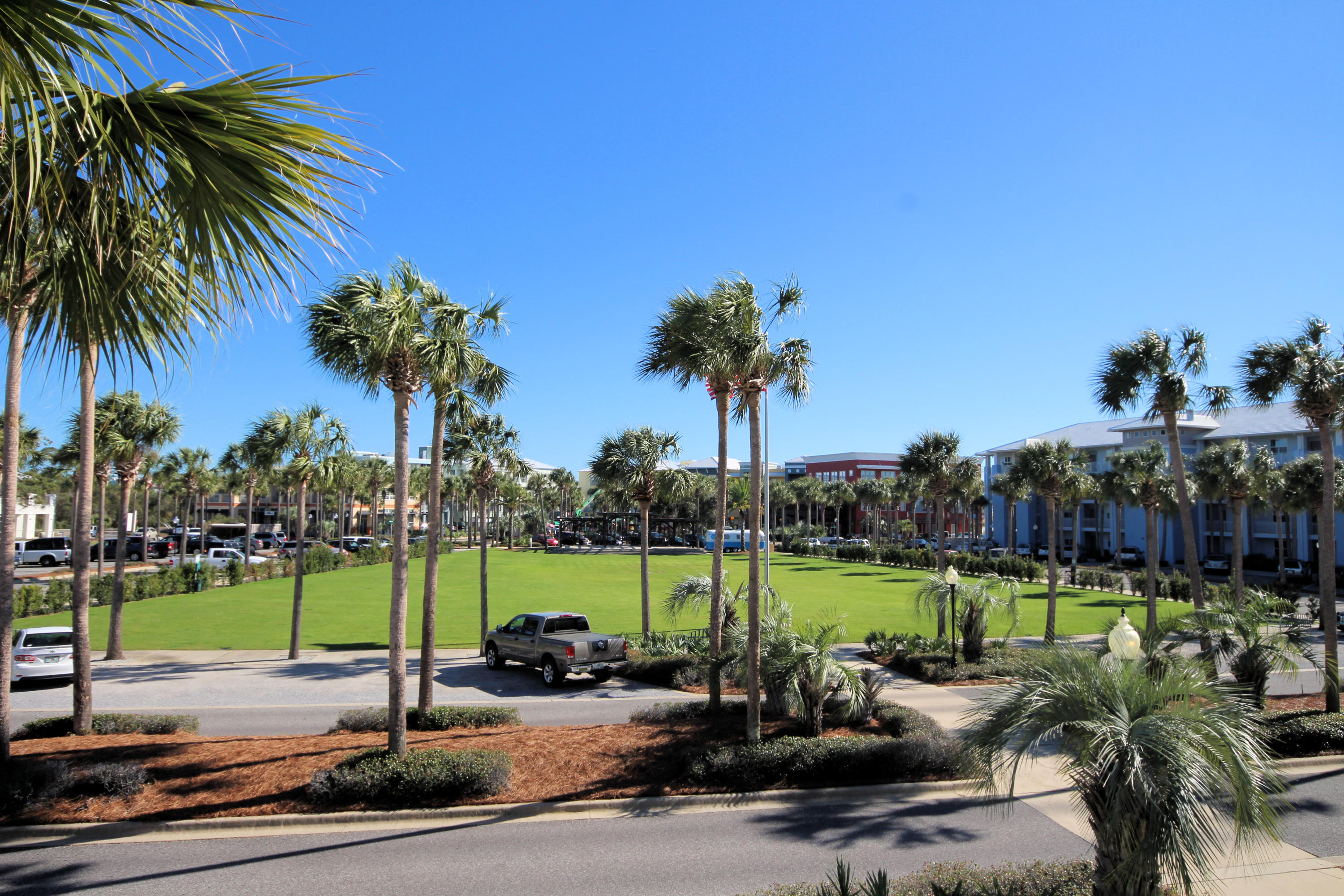 COURTYARD AT GULF PLACE - Residential