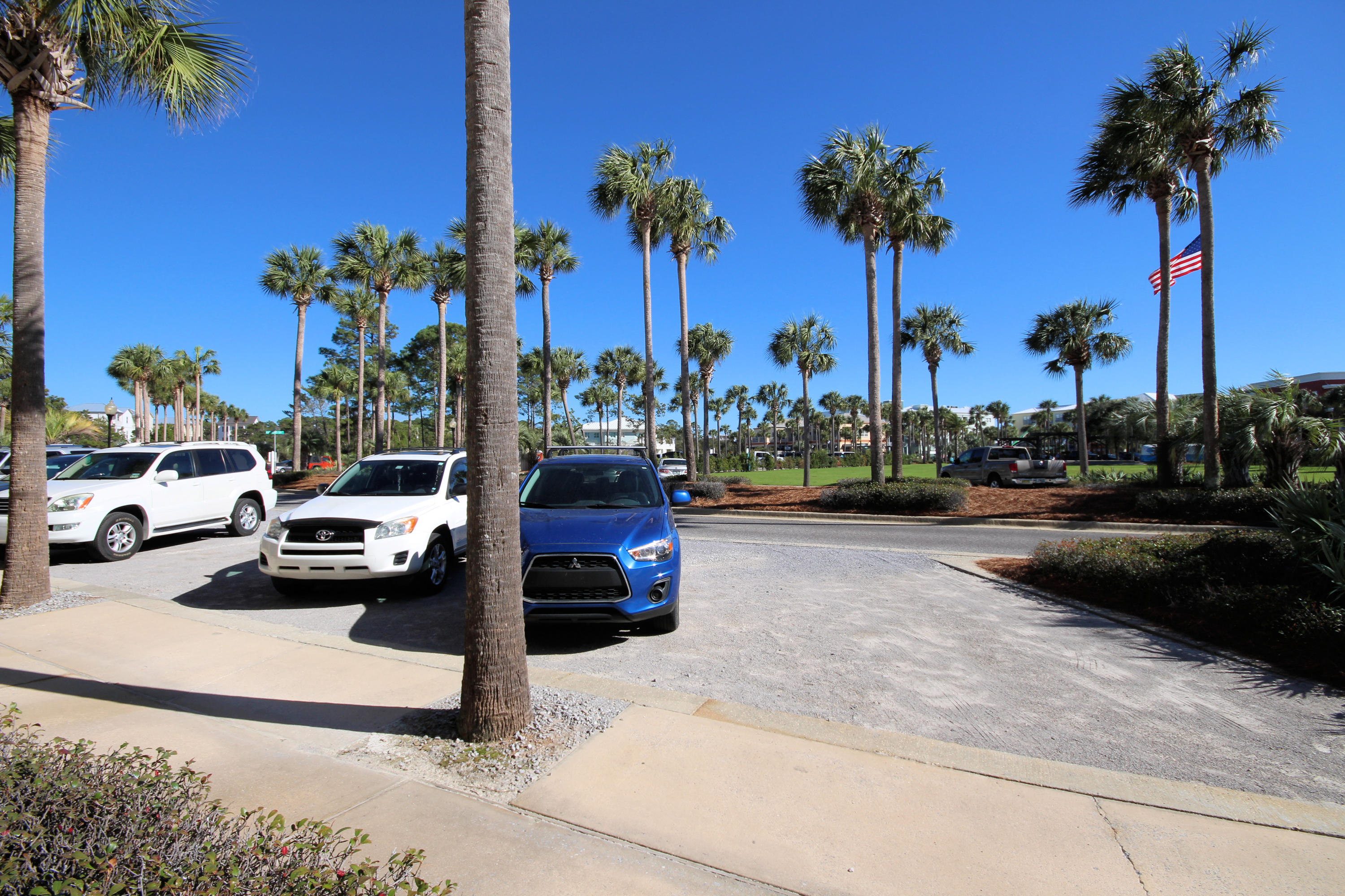 COURTYARD AT GULF PLACE - Residential