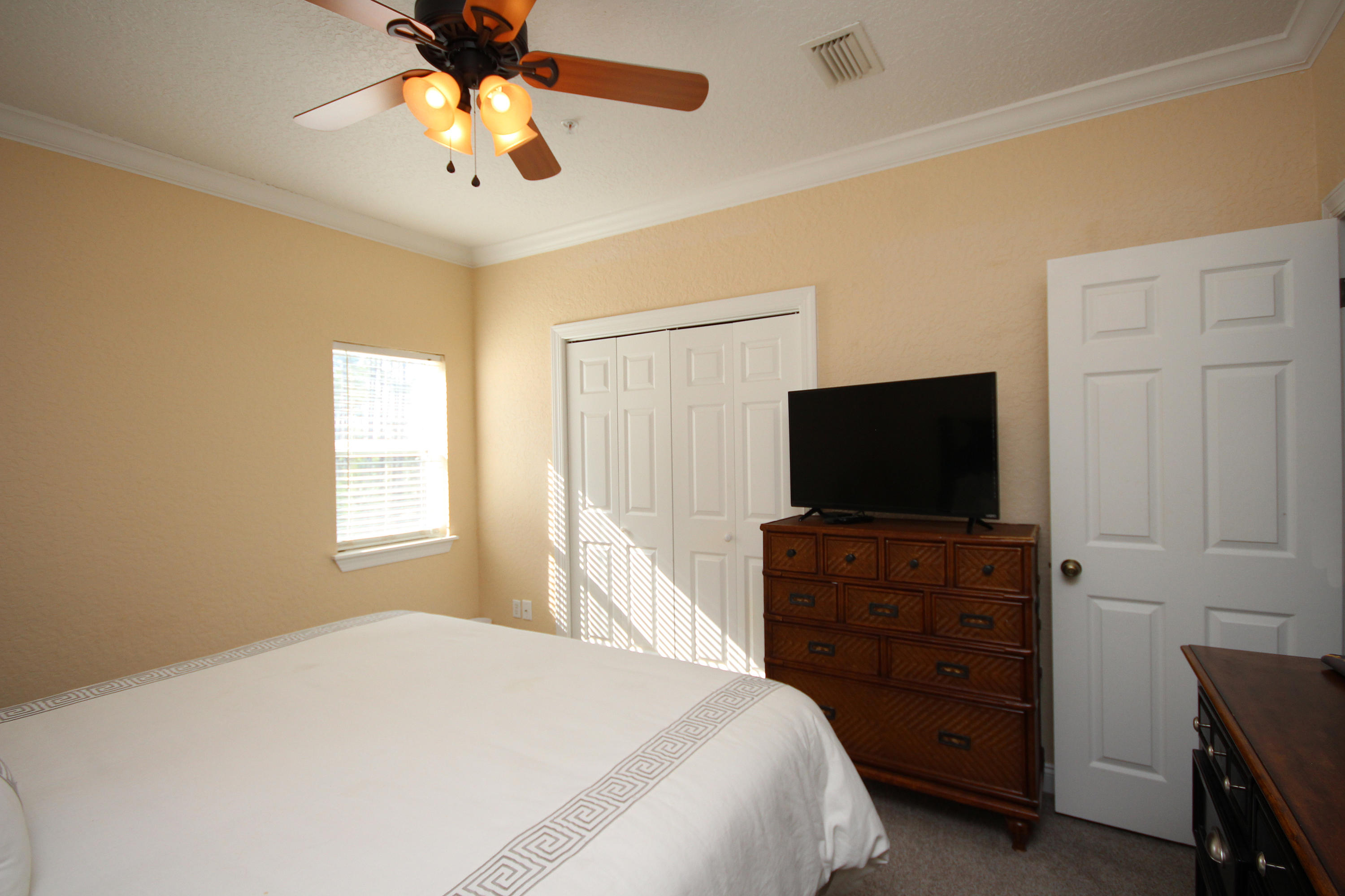 COURTYARD AT GULF PLACE - Residential