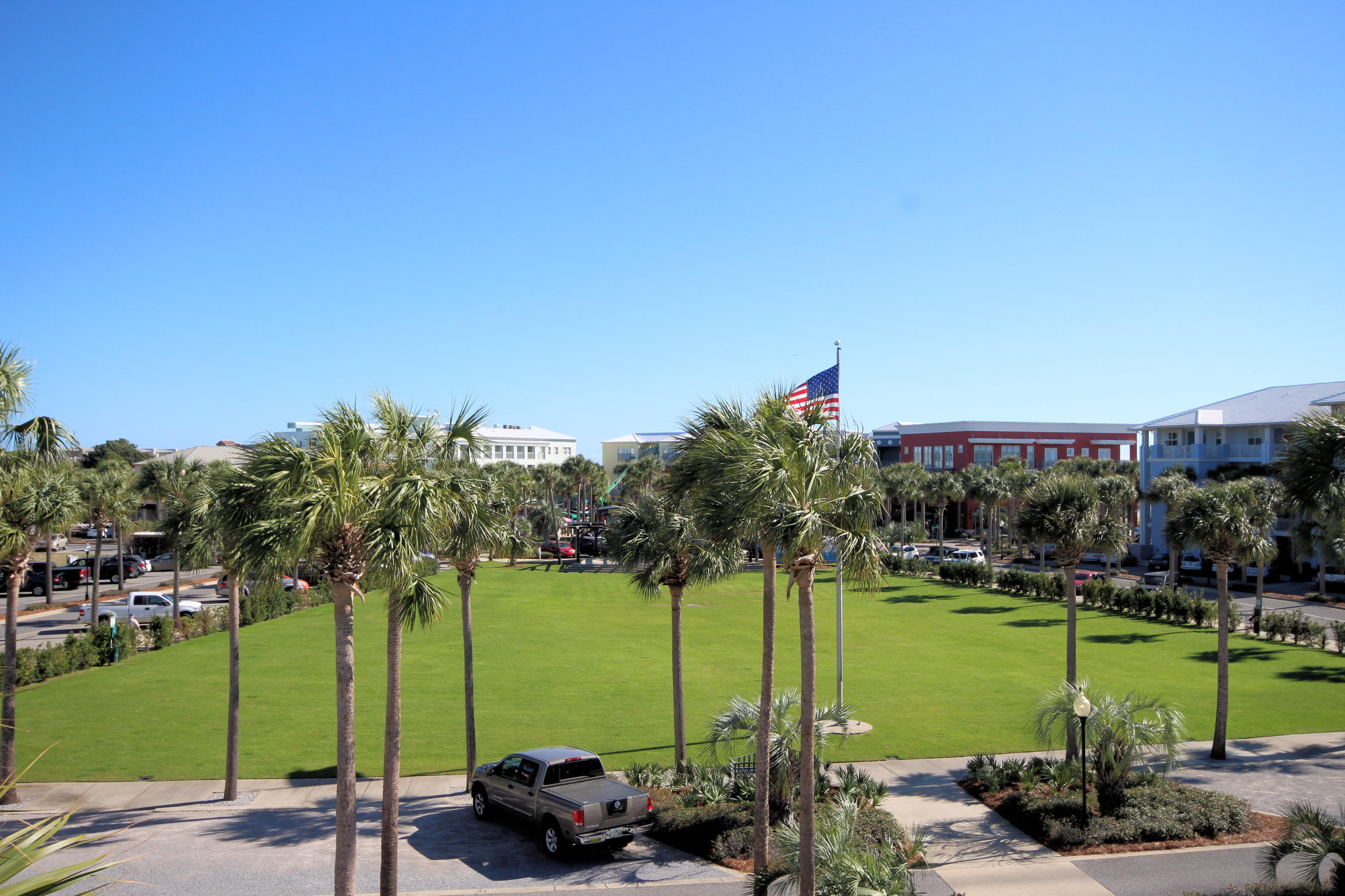 COURTYARD AT GULF PLACE - Residential