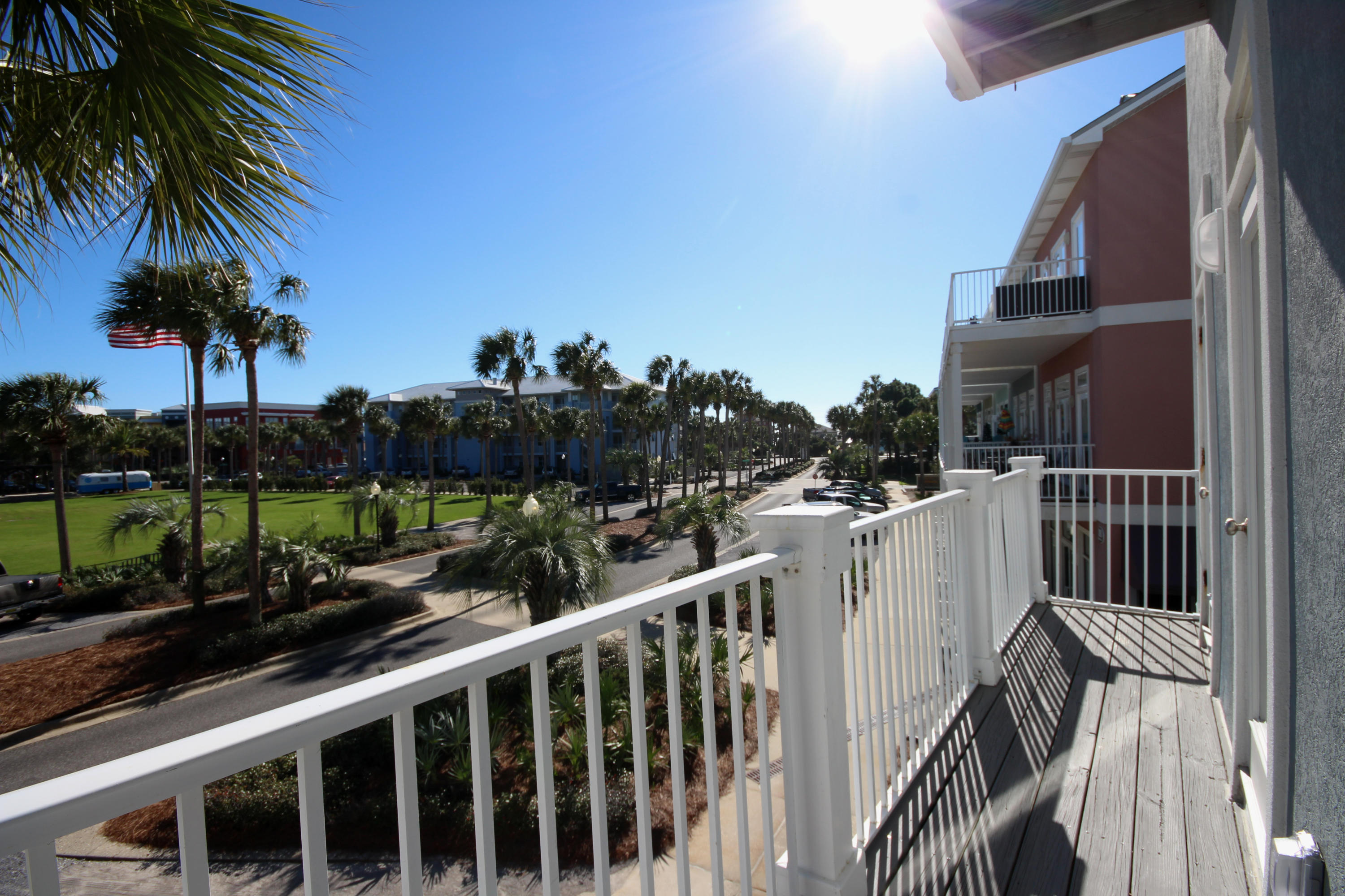COURTYARD AT GULF PLACE - Residential