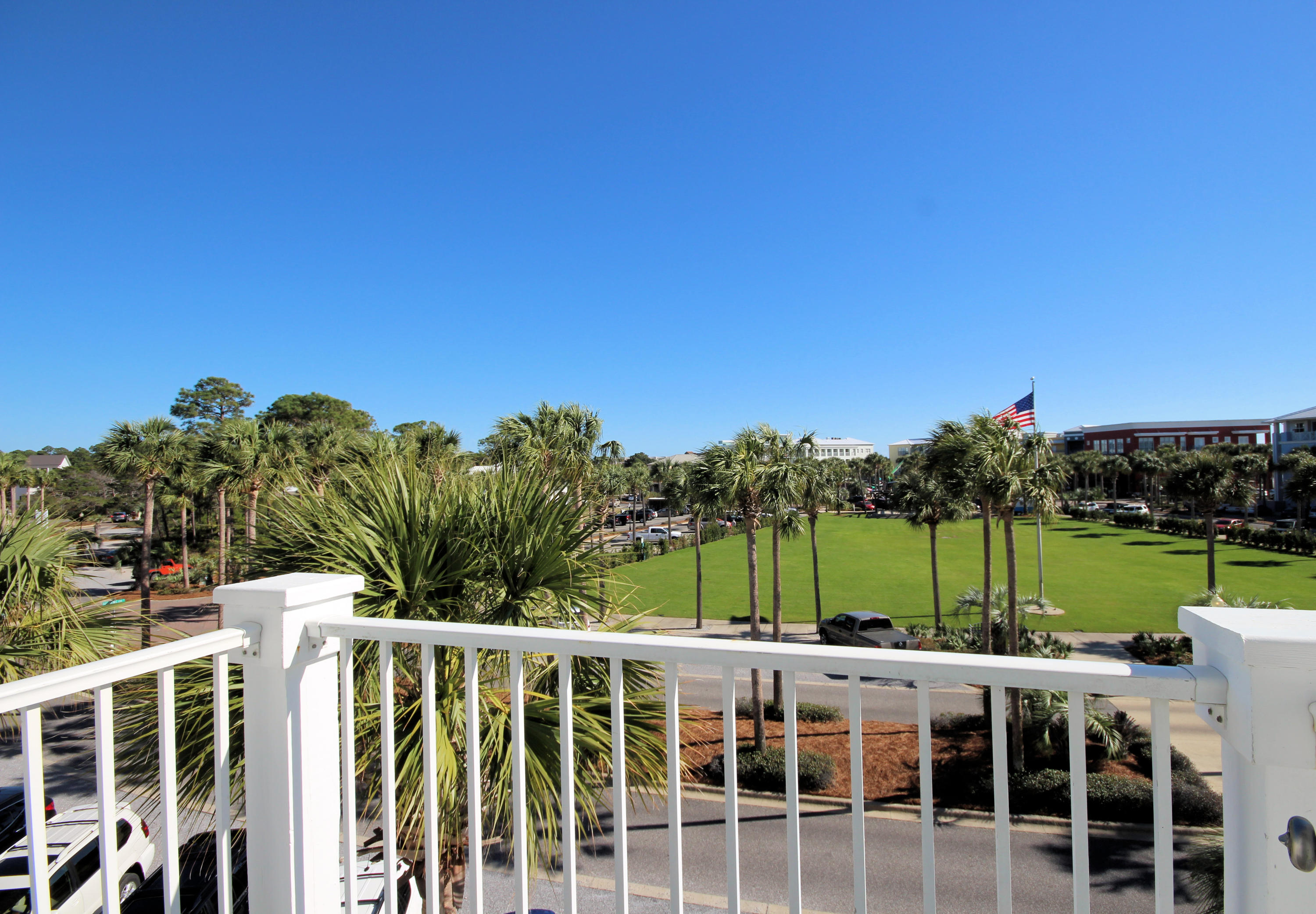 COURTYARD AT GULF PLACE - Residential