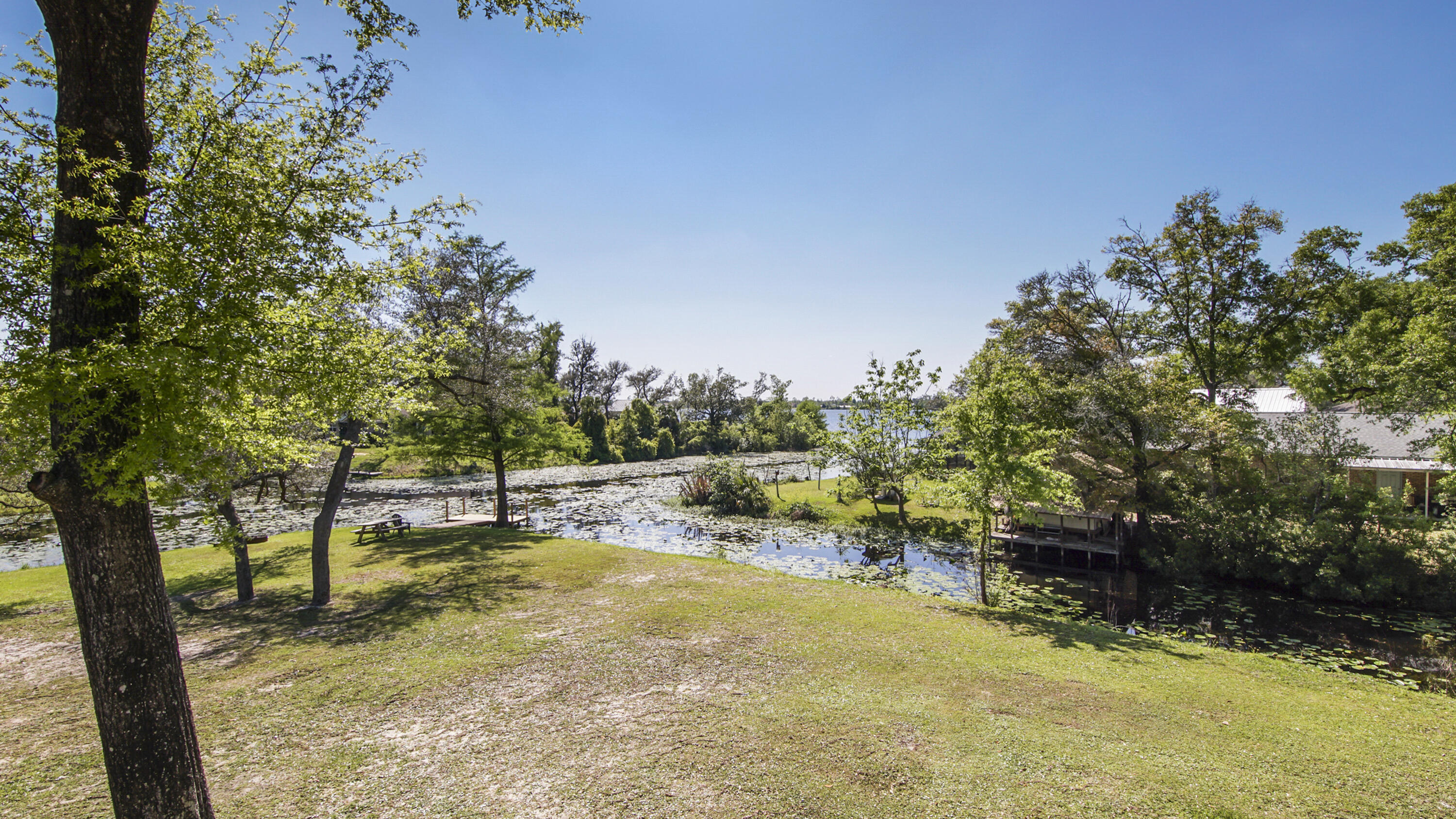 DEERPOINT ESTATES - Residential