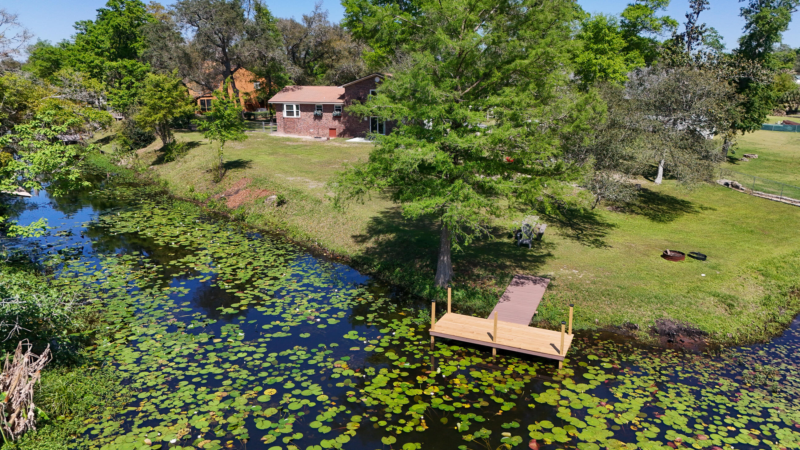 DEERPOINT ESTATES - Residential