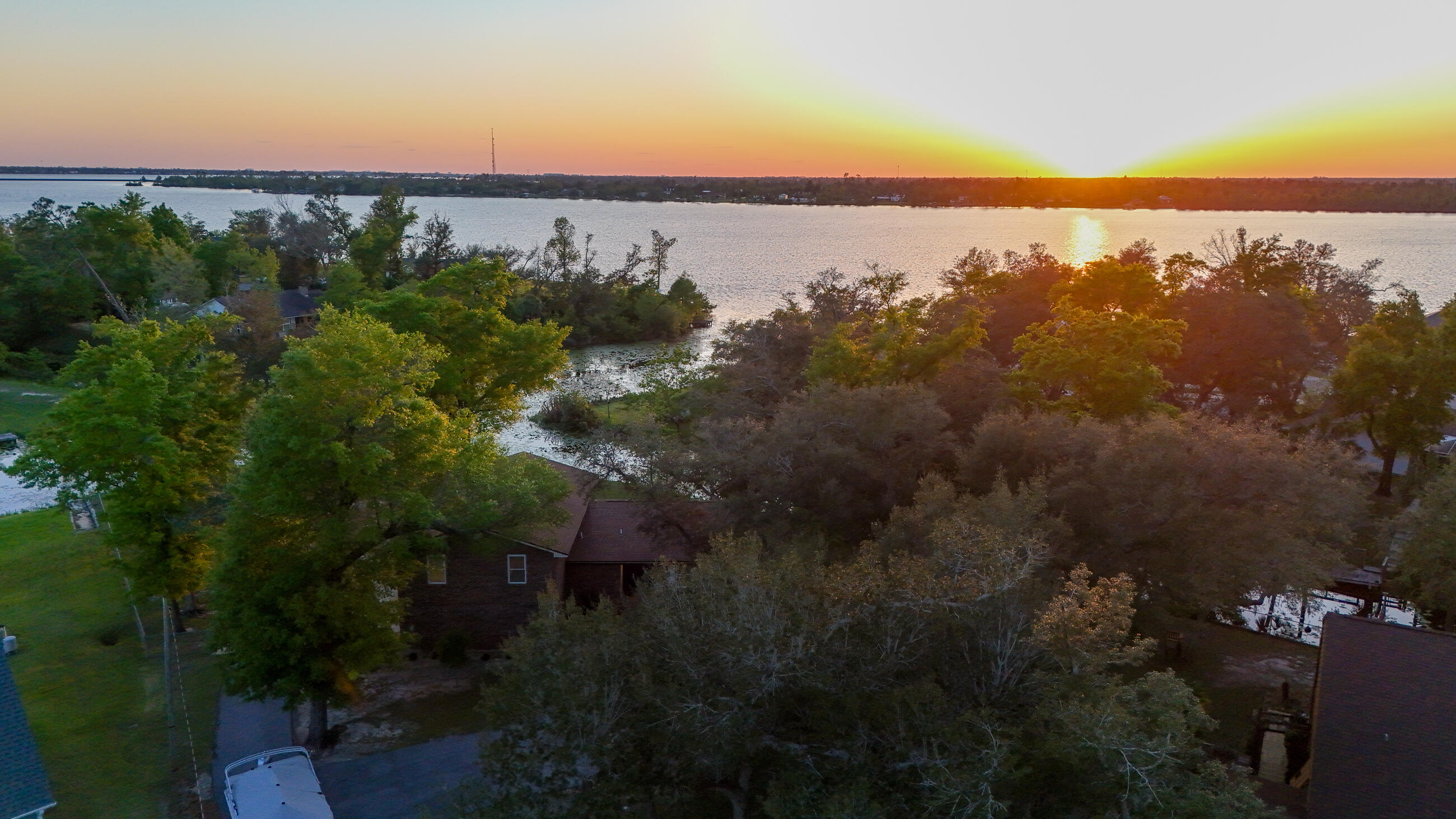 DEERPOINT ESTATES - Residential