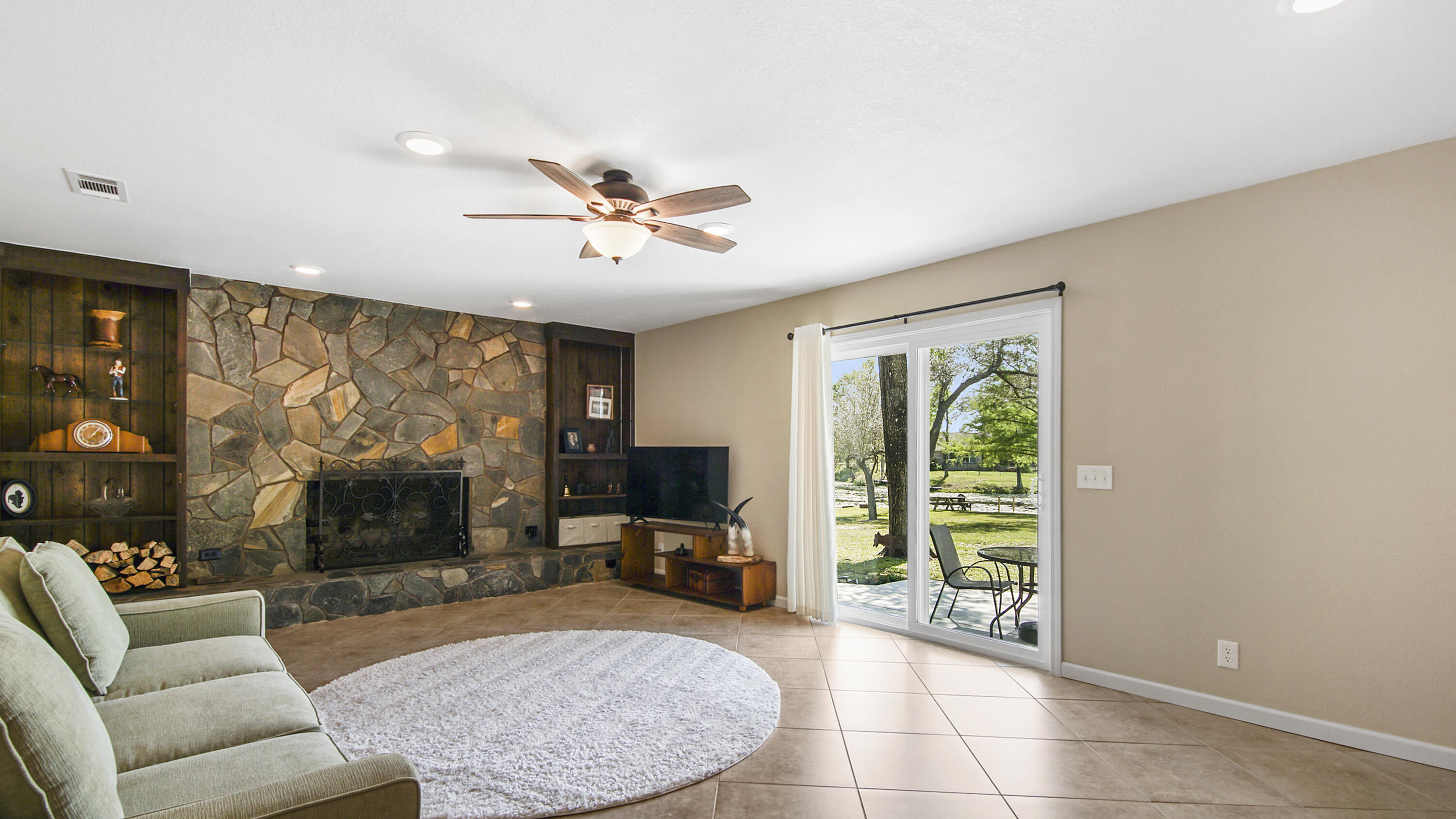 DEERPOINT ESTATES - Residential