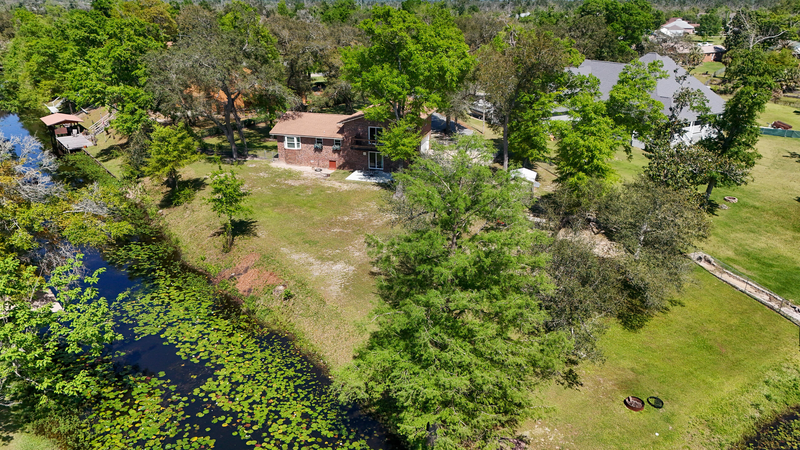 DEERPOINT ESTATES - Residential