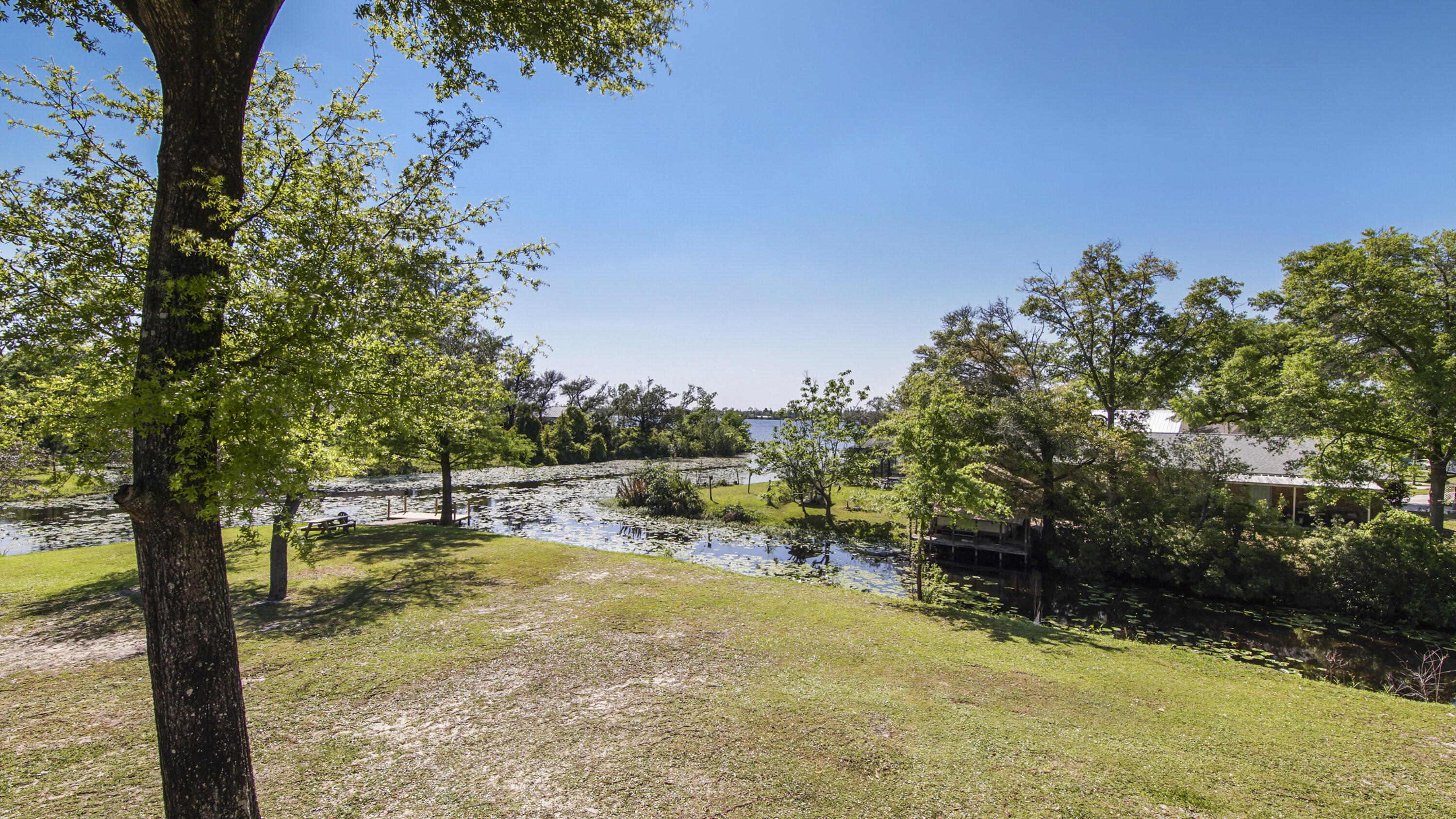 DEERPOINT ESTATES - Residential
