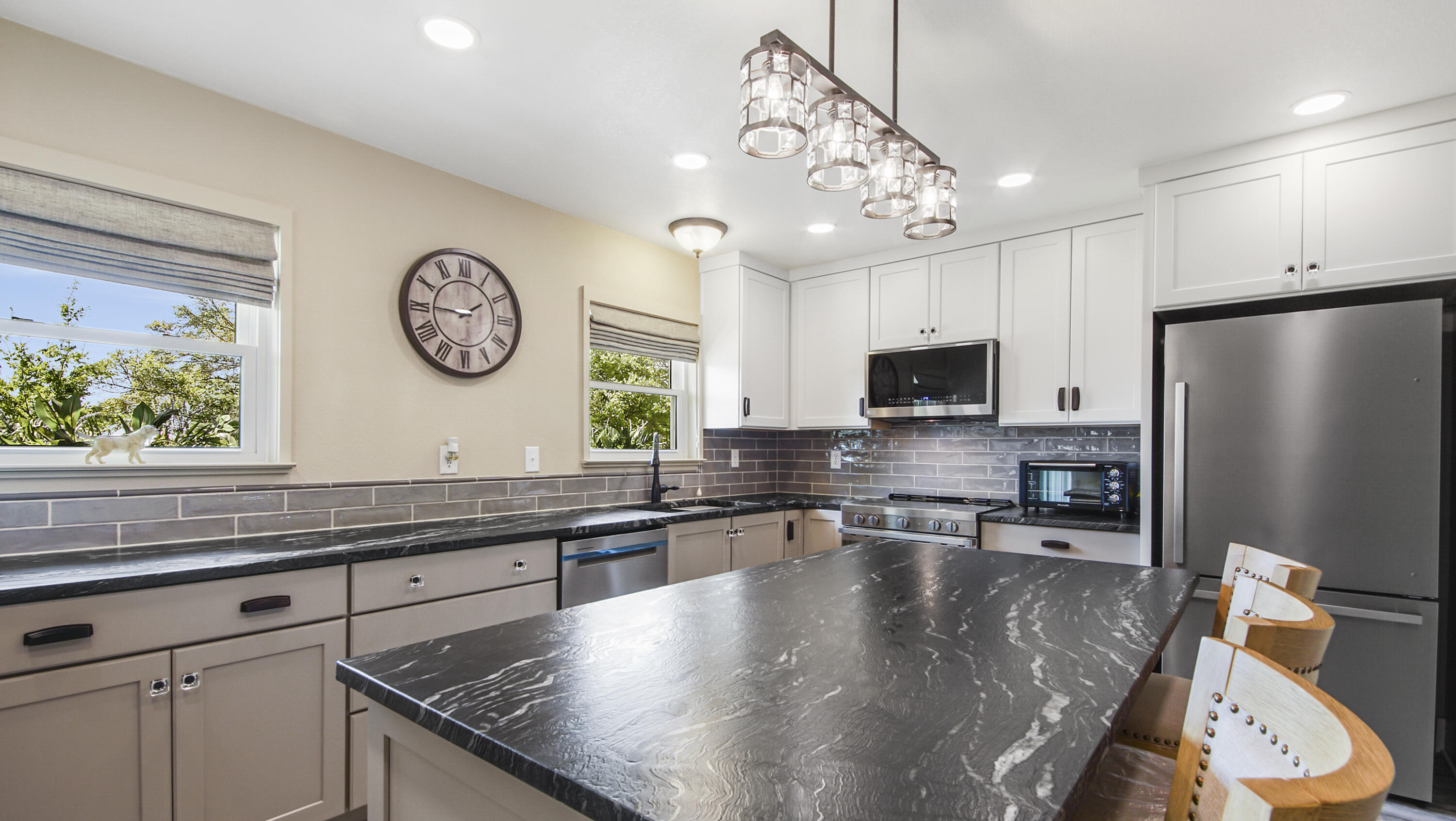 DEERPOINT ESTATES - Residential