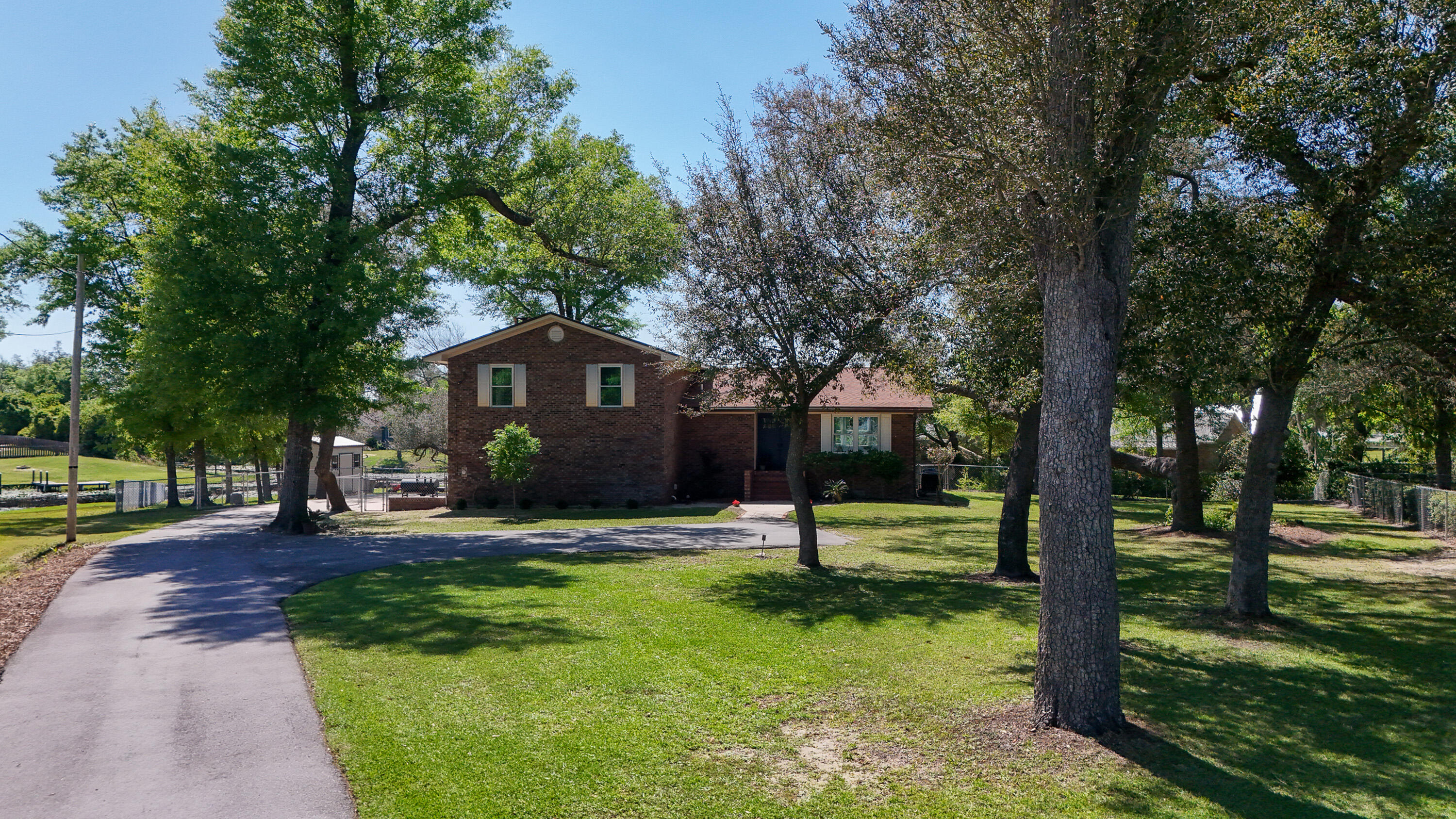 DEERPOINT ESTATES - Residential