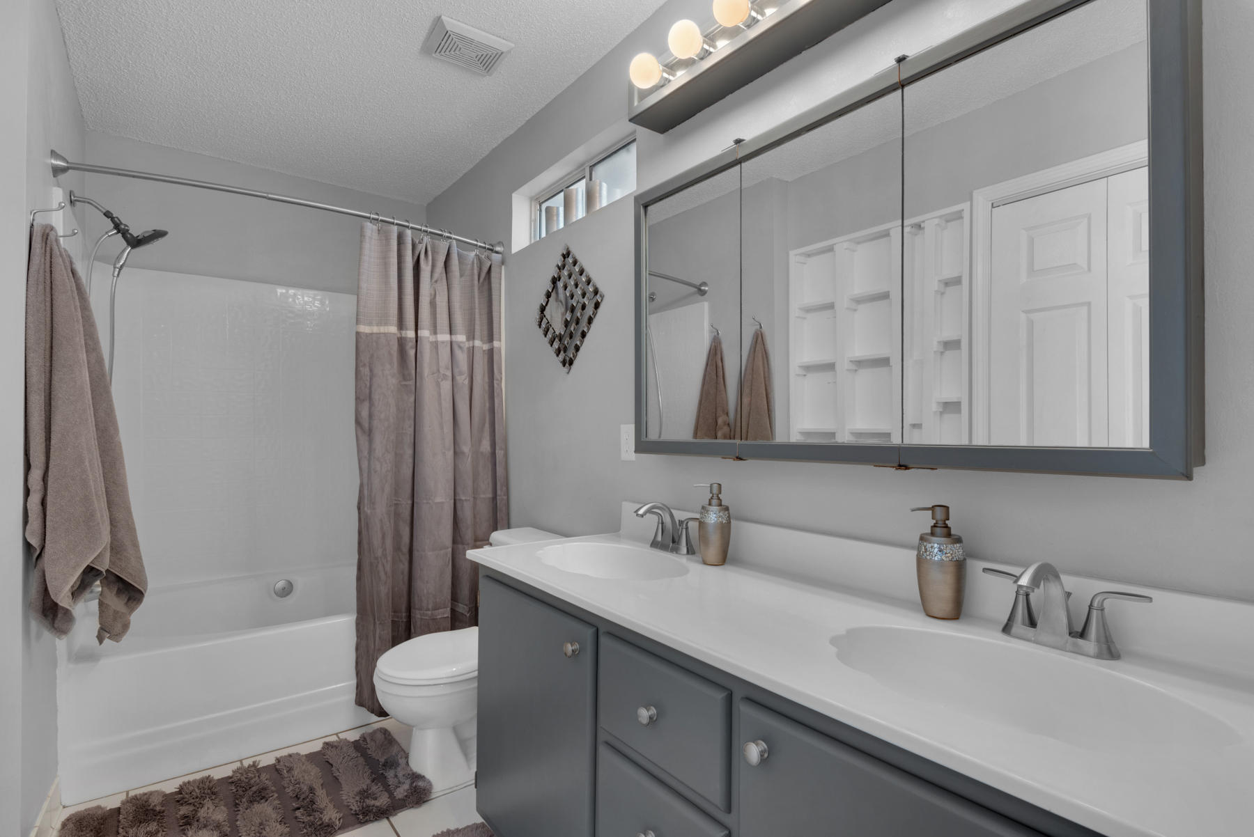 EMERALD ESTATES - Residential