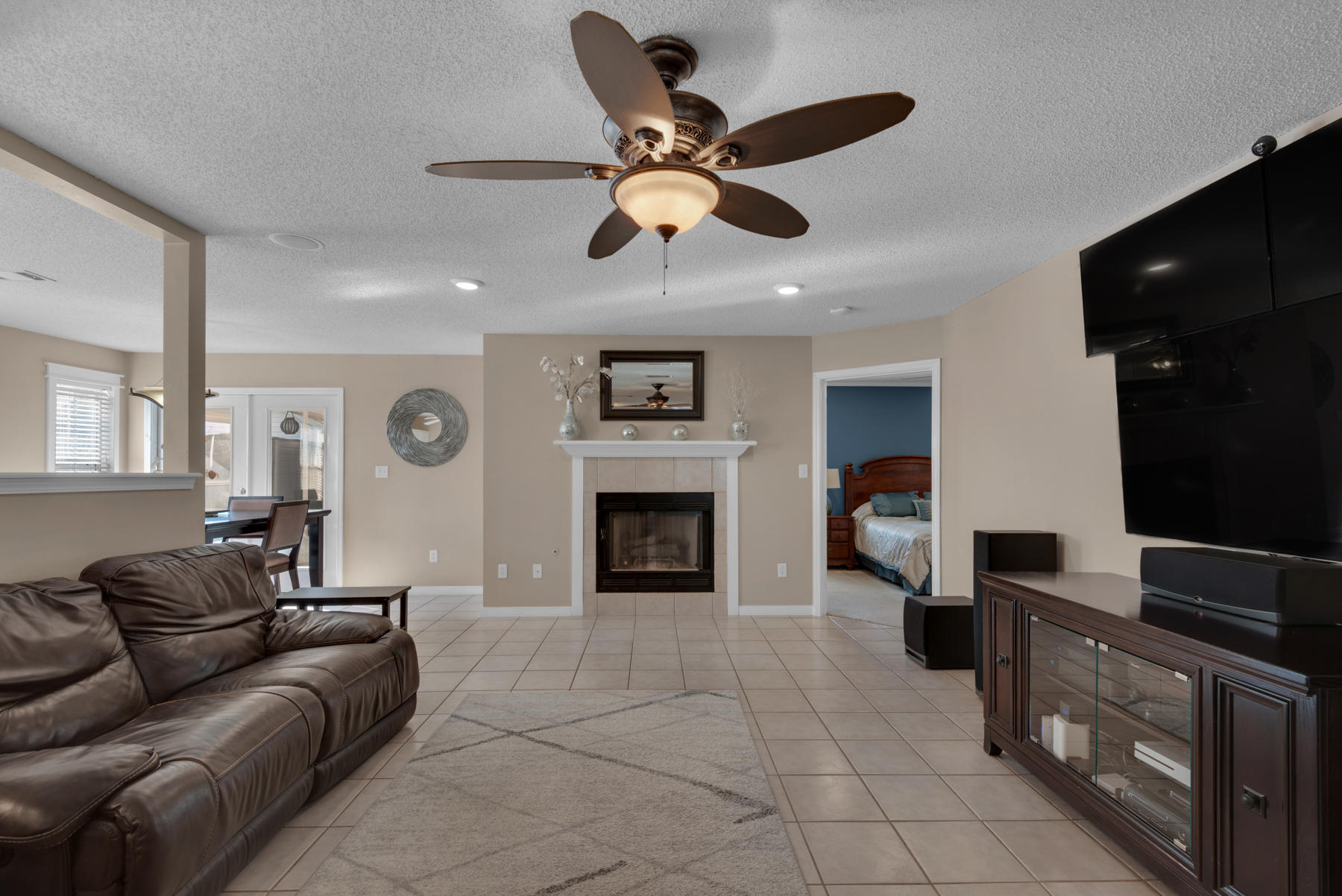 EMERALD ESTATES - Residential