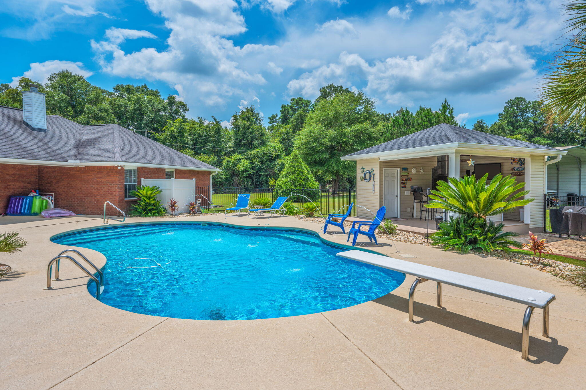 PINE VIEW - Residential