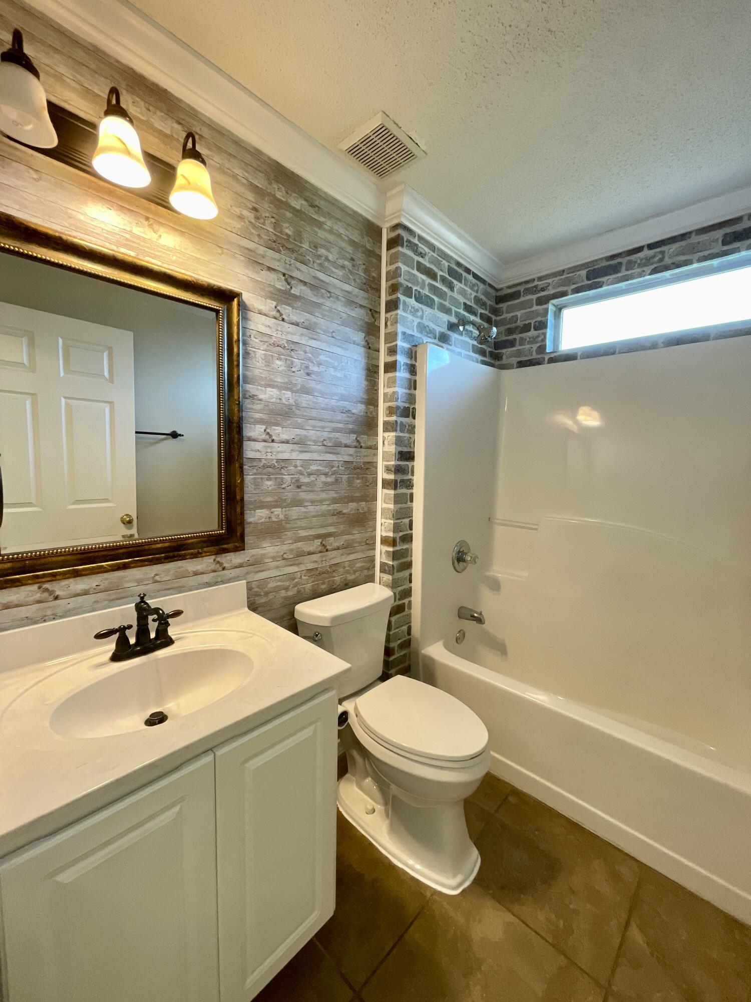 COUNTRYVIEW ESTATES 10TH ADDN - Residential