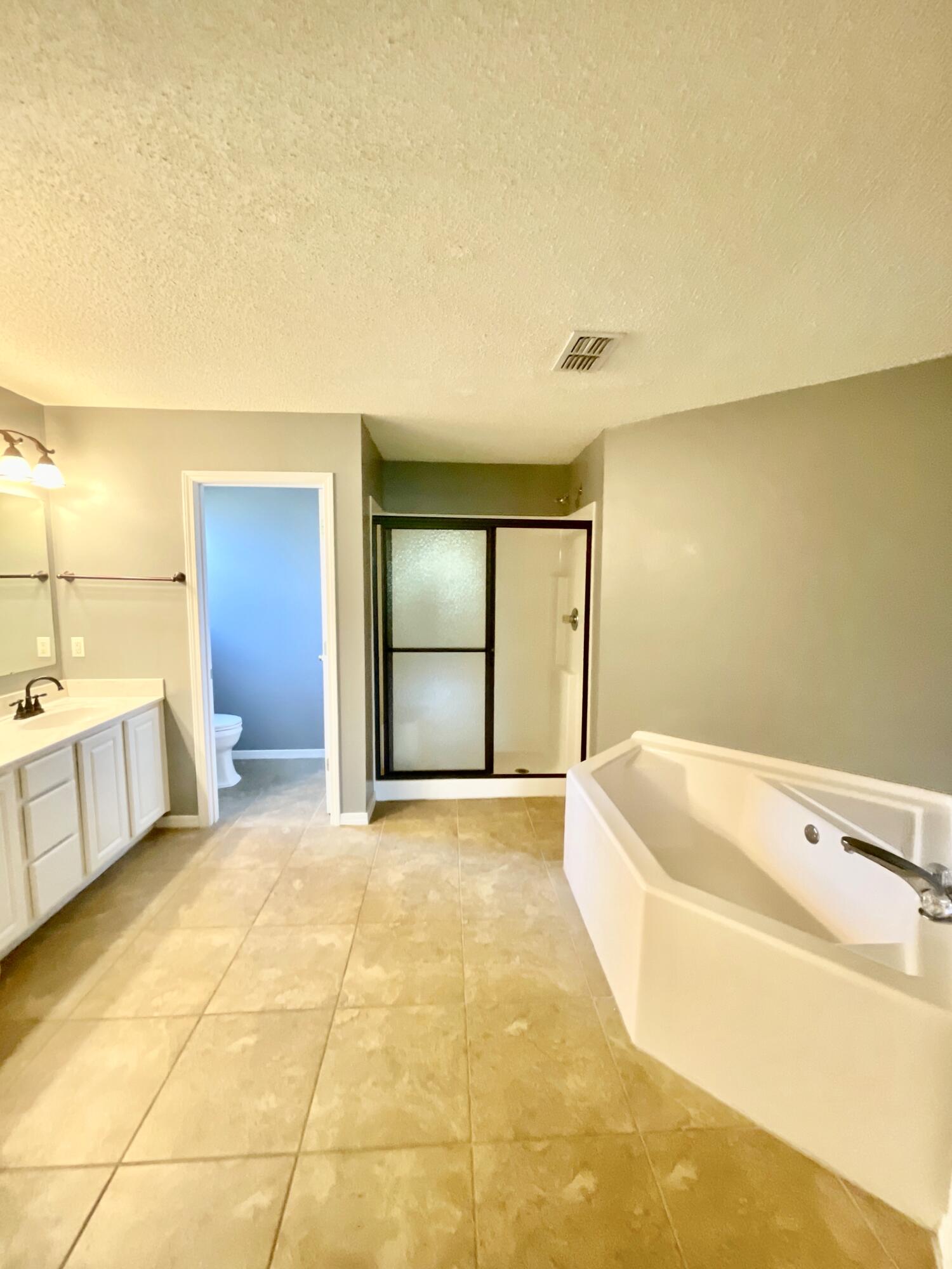 COUNTRYVIEW ESTATES 10TH ADDN - Residential