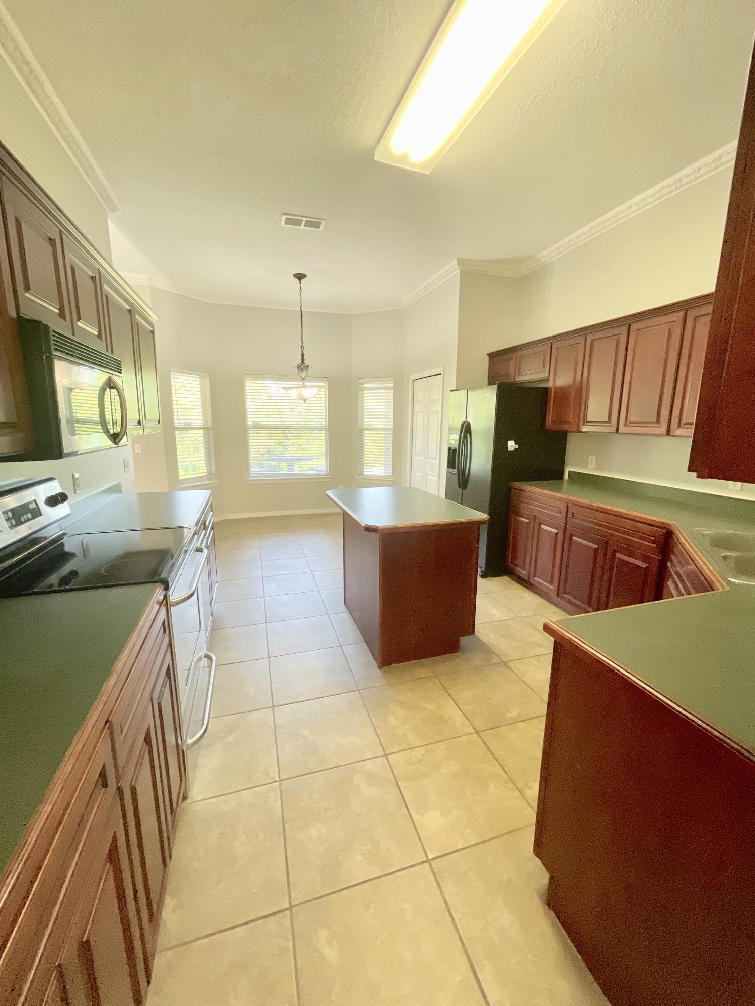 COUNTRYVIEW ESTATES 10TH ADDN - Residential