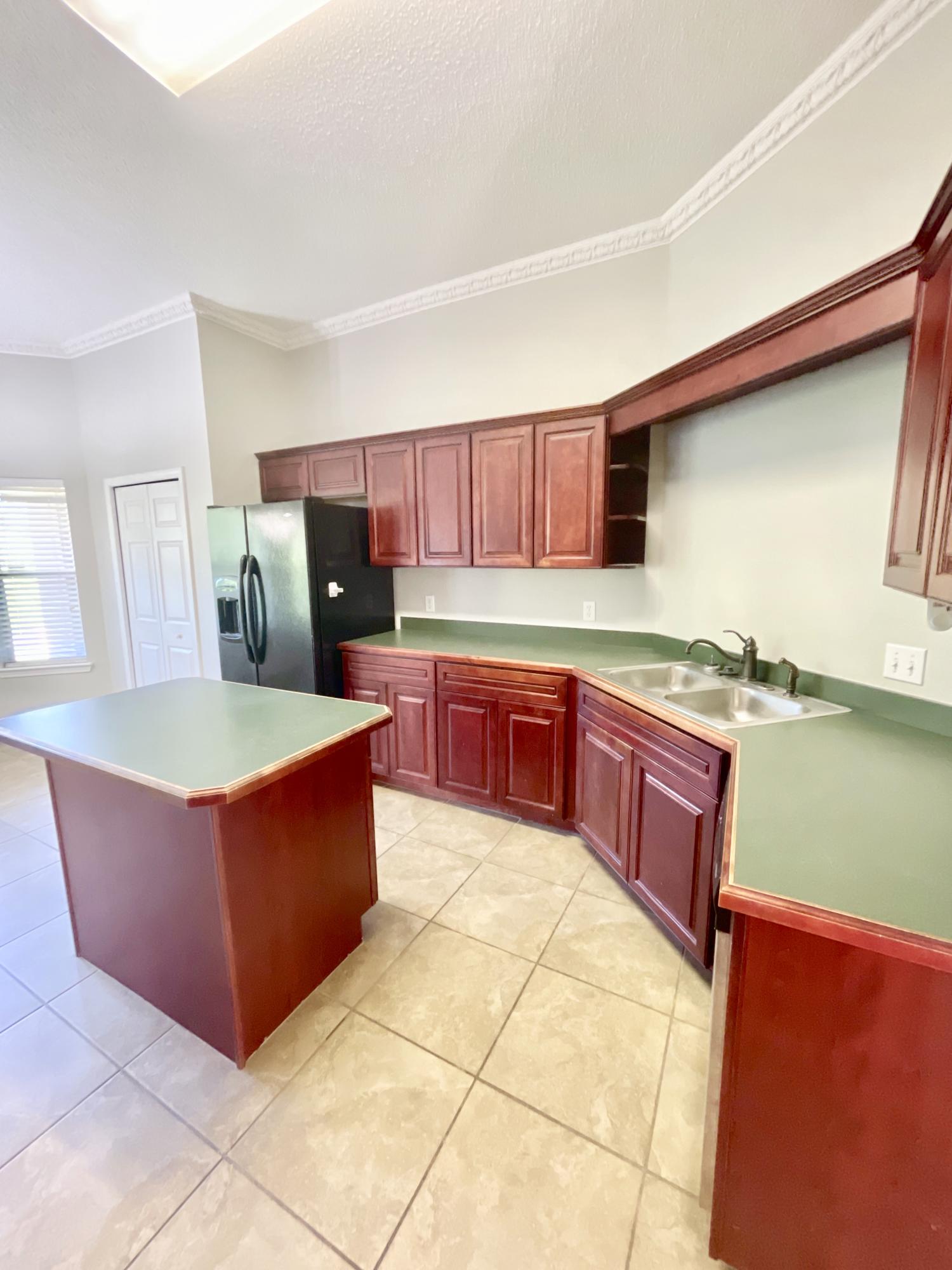 COUNTRYVIEW ESTATES 10TH ADDN - Residential