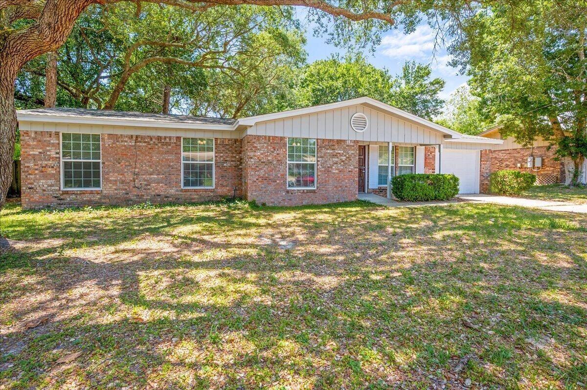 SHERWOOD FOREST - Residential Lease