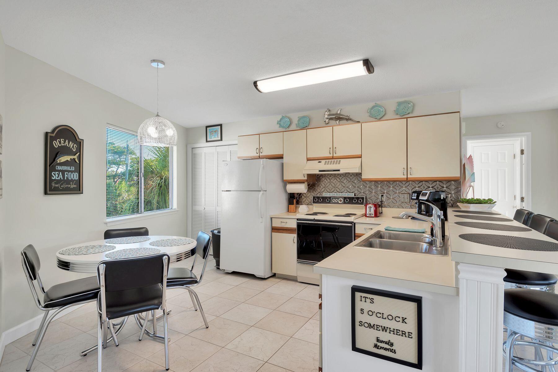 CRYSTAL VILLAGE CONDO PH 1 - Residential