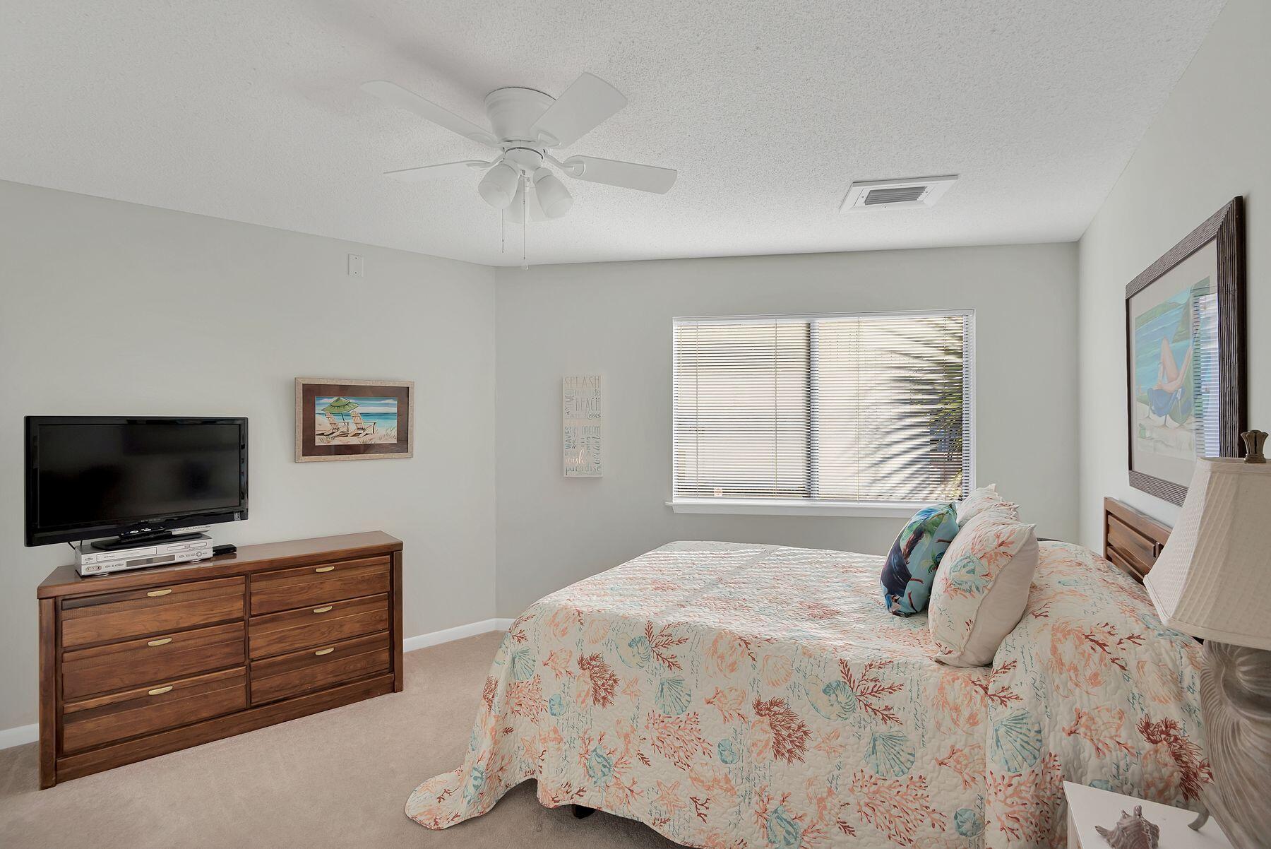 CRYSTAL VILLAGE CONDO PH 1 - Residential