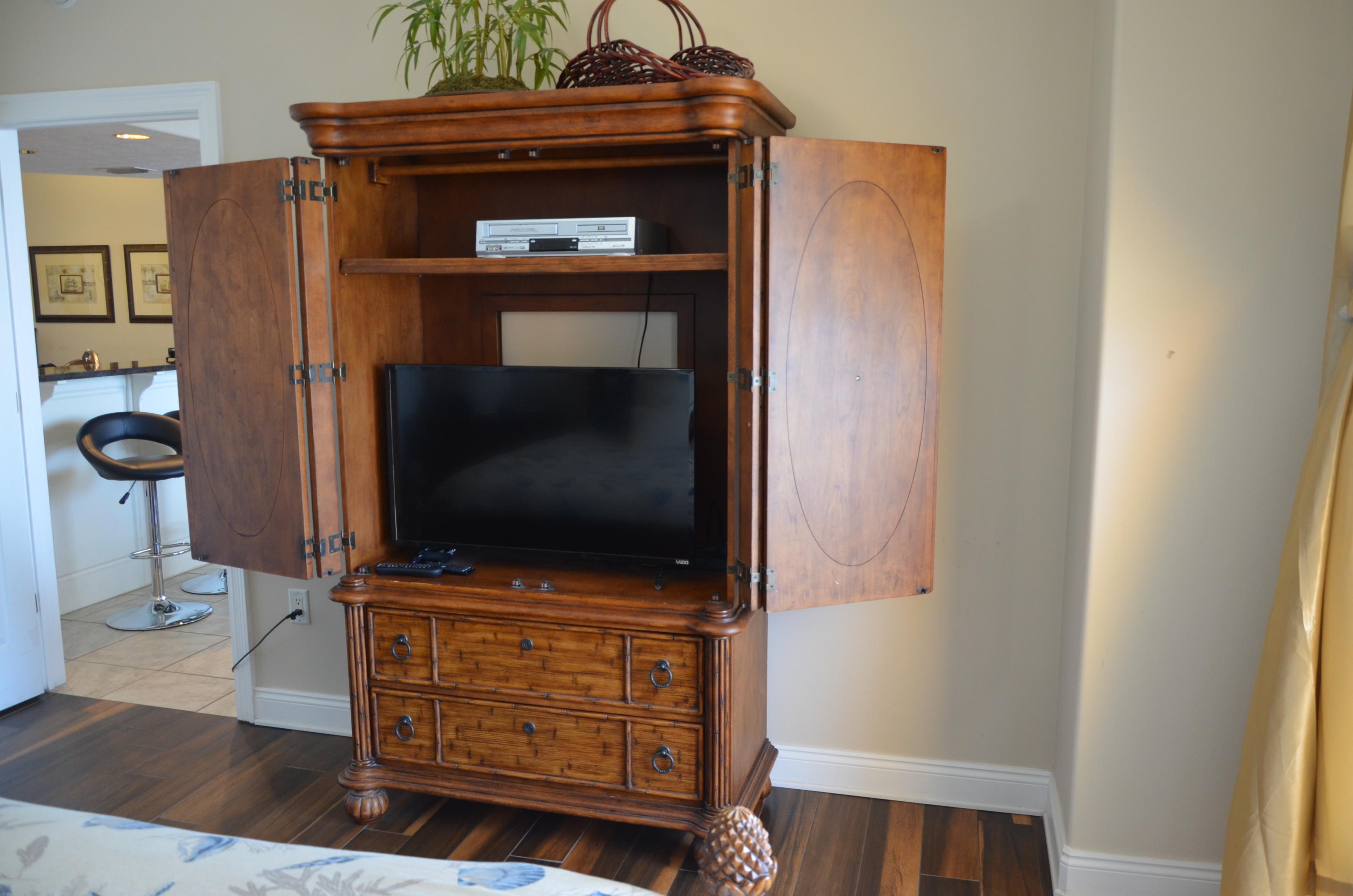 TREASURE ISLAND - Residential