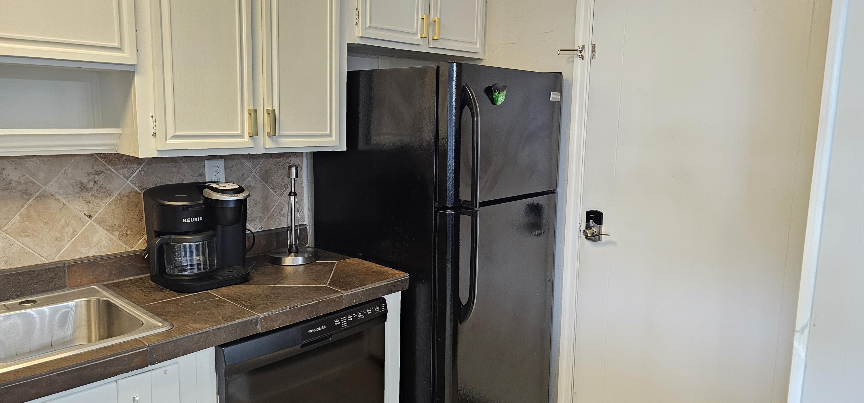 MISTY BREEZE - Residential Lease