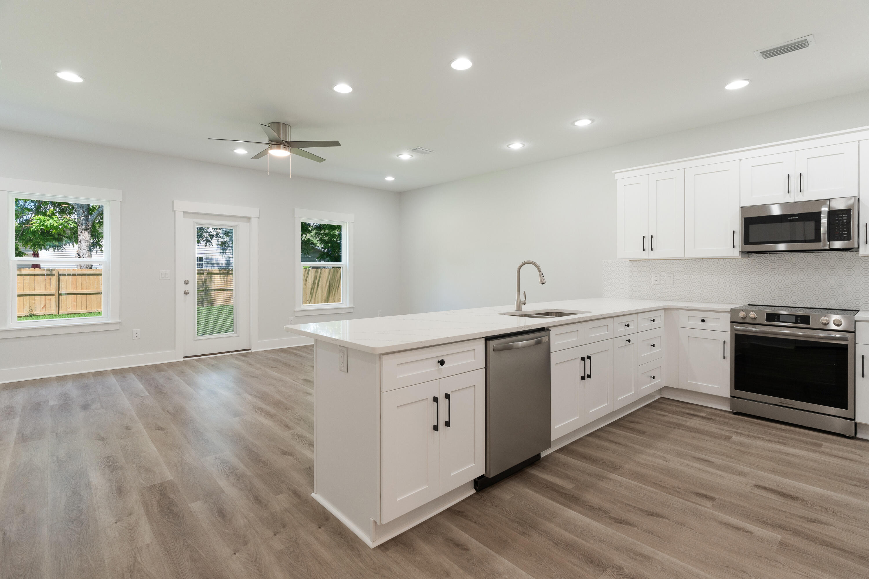 1ST ADD N HILL GARDENS LOT 7 BLK 10 - Residential