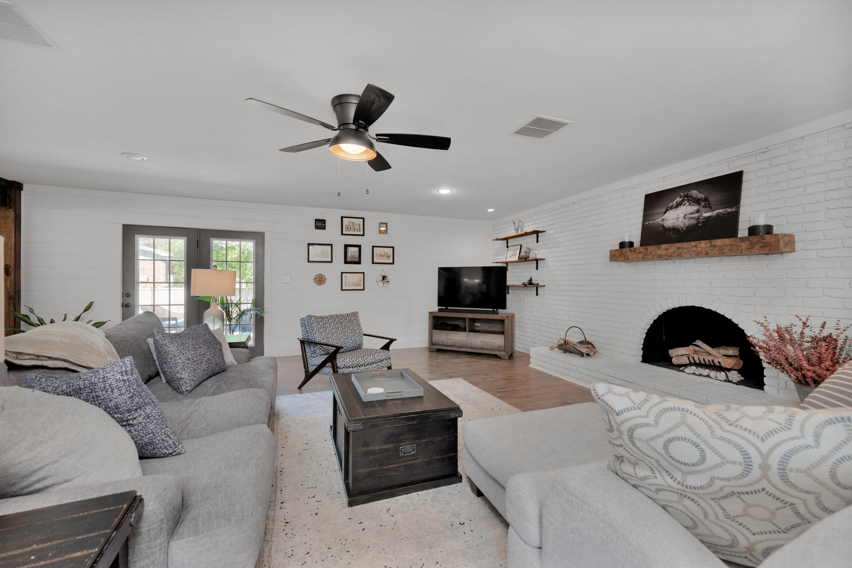 BAYOU WOODS - Residential
