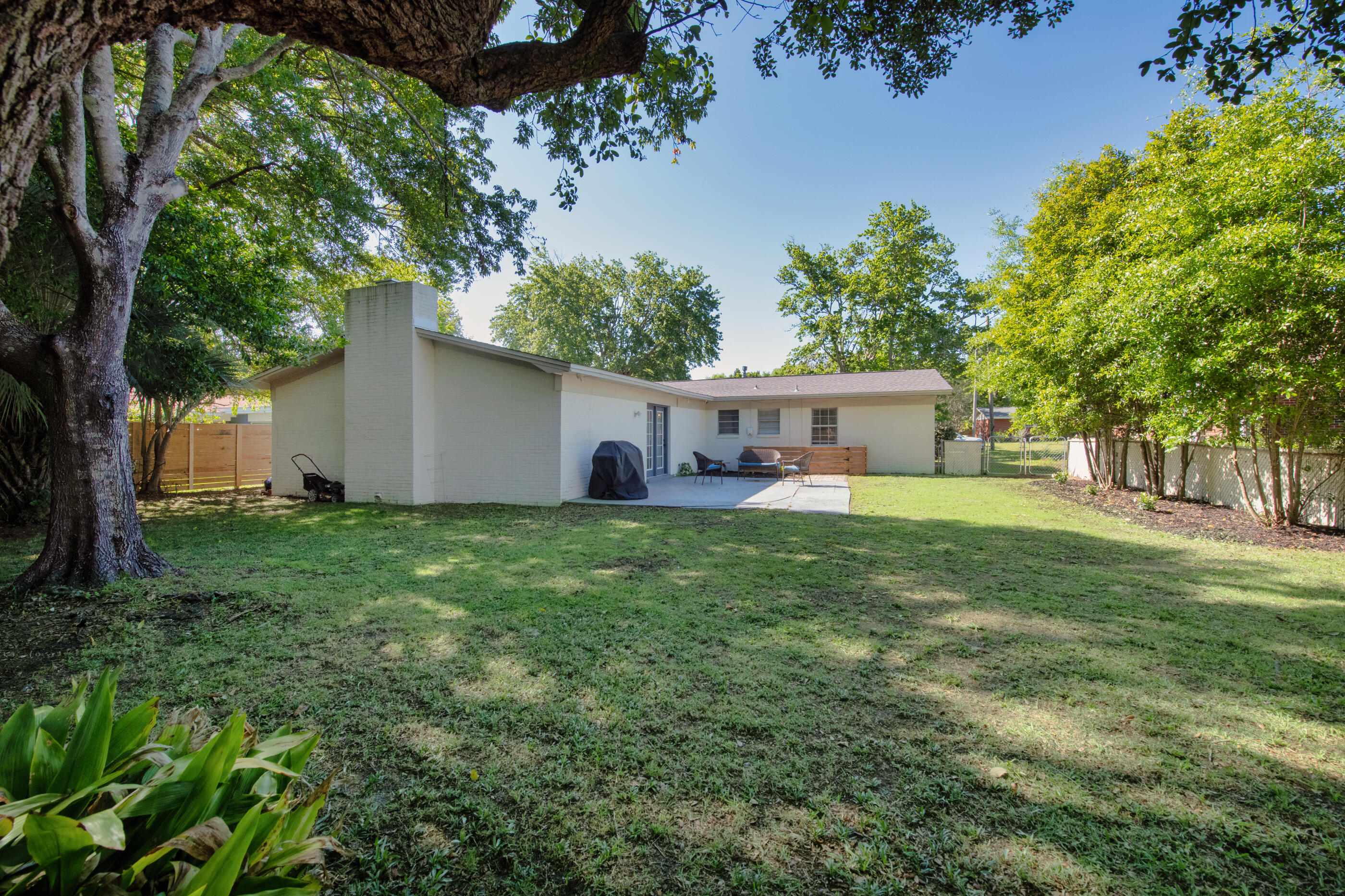 BAYOU WOODS - Residential