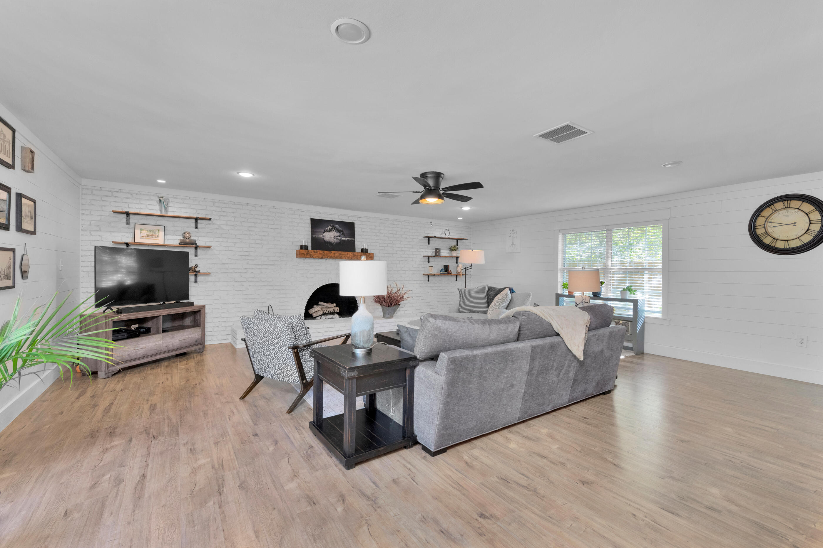 BAYOU WOODS - Residential