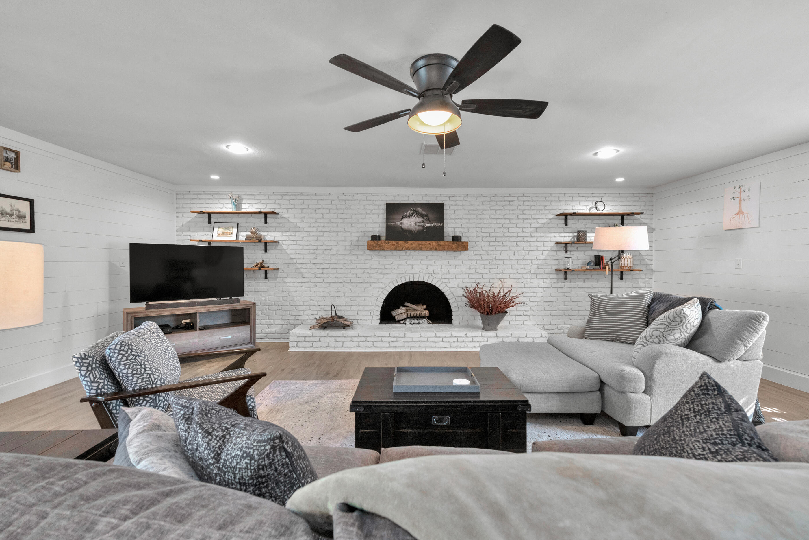 BAYOU WOODS - Residential