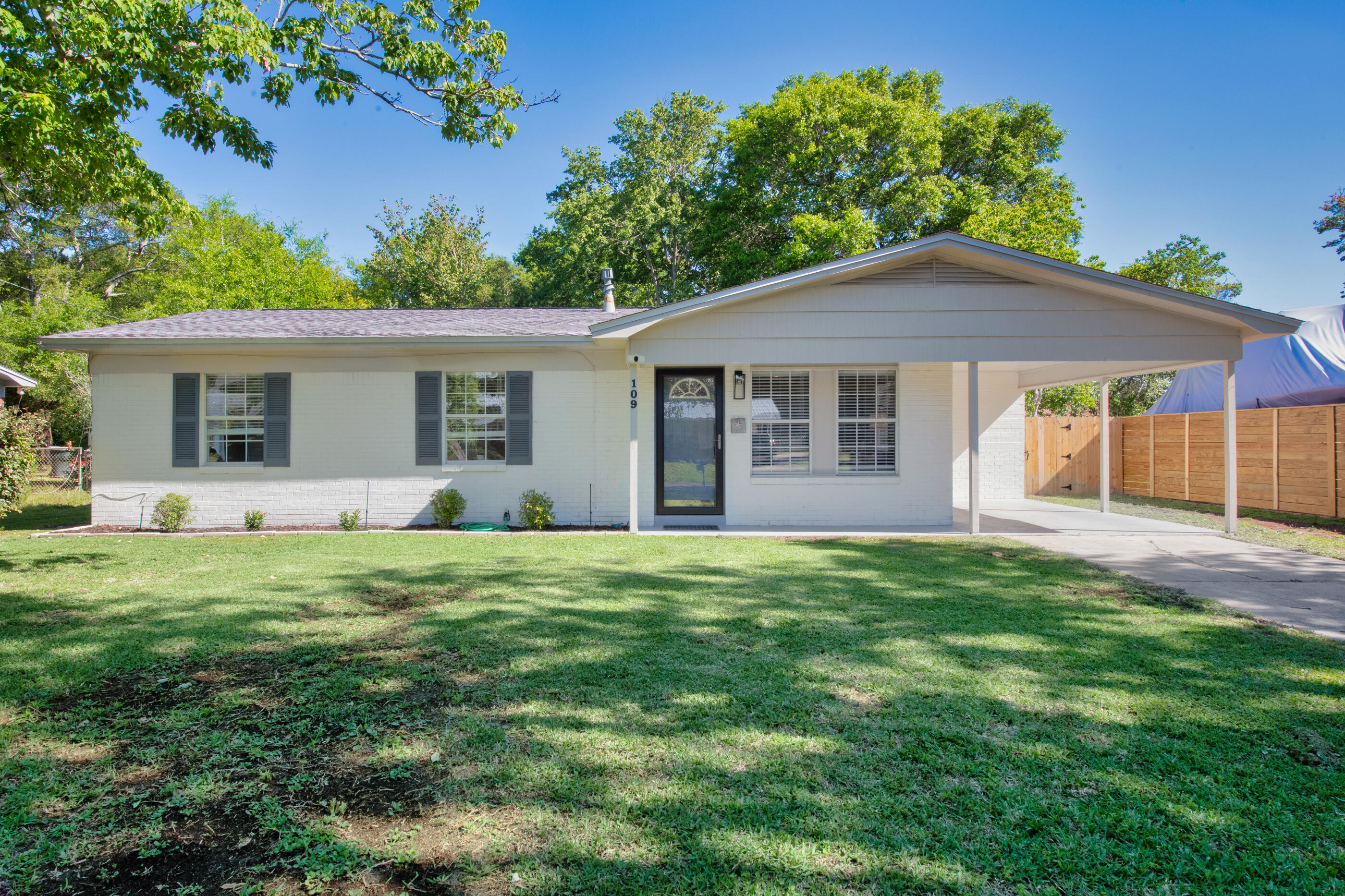 BAYOU WOODS - Residential