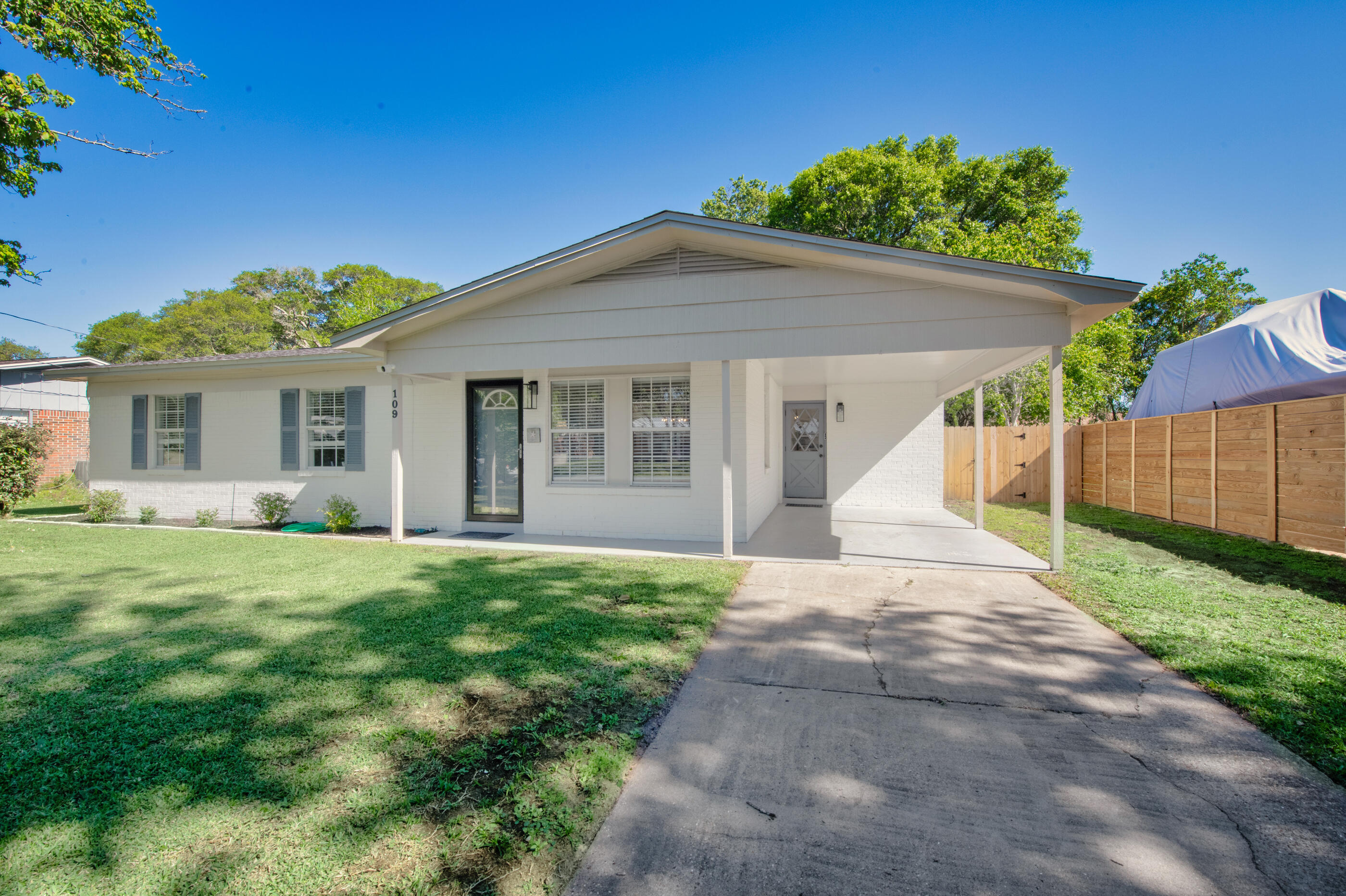 BAYOU WOODS - Residential