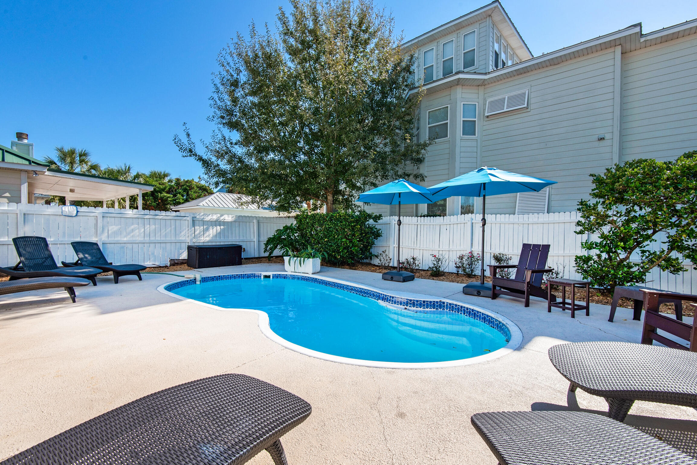 CRYSTAL BEACH - Residential