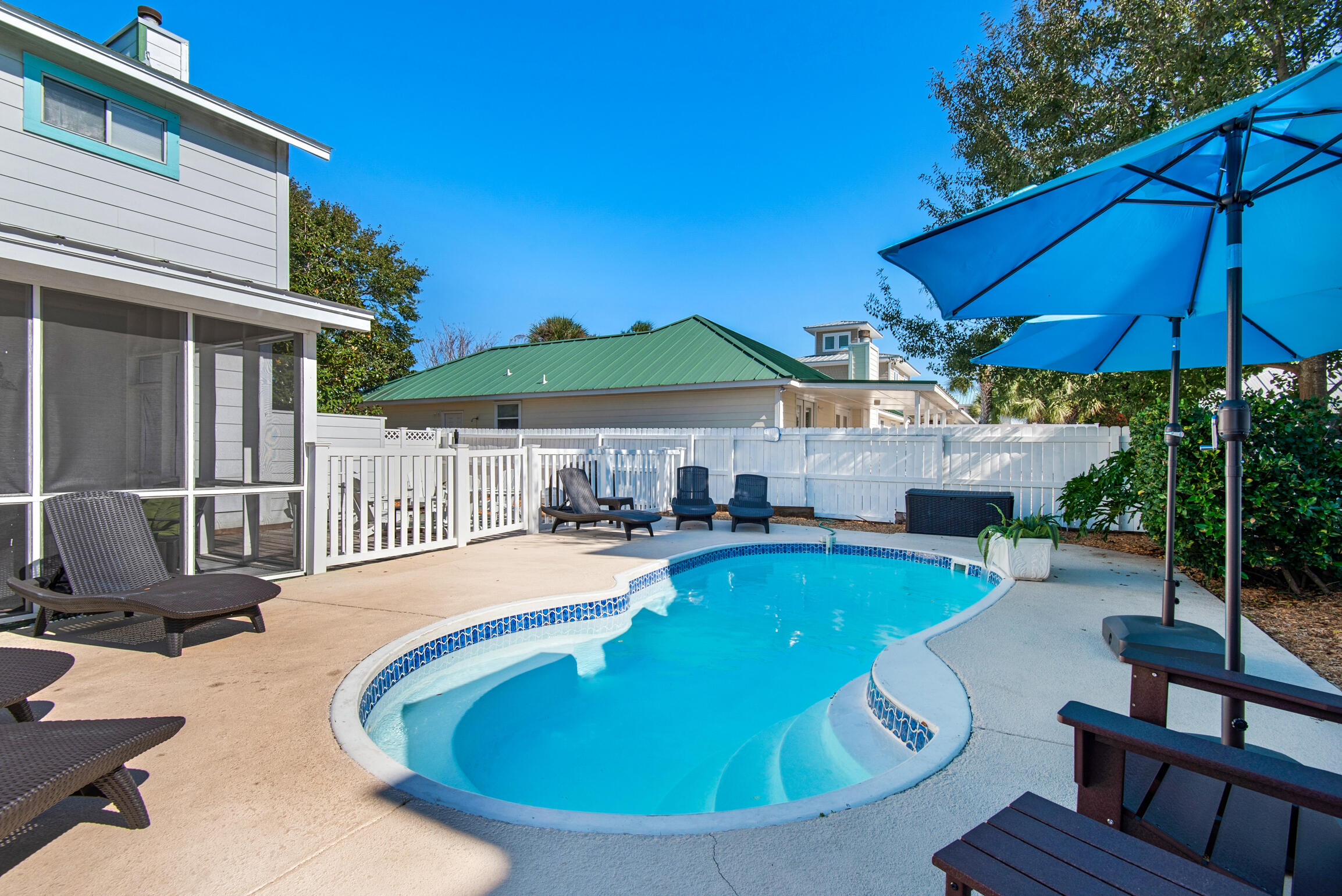 CRYSTAL BEACH - Residential